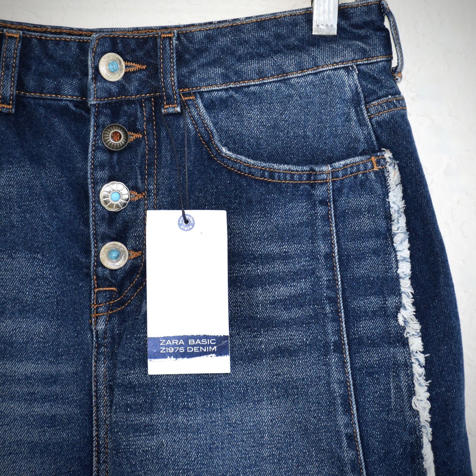 Zara Zara Denim Distressed Mini Skirt Size M NWT Size 28" / US 6 / IT 42 - 4 Thumbnail