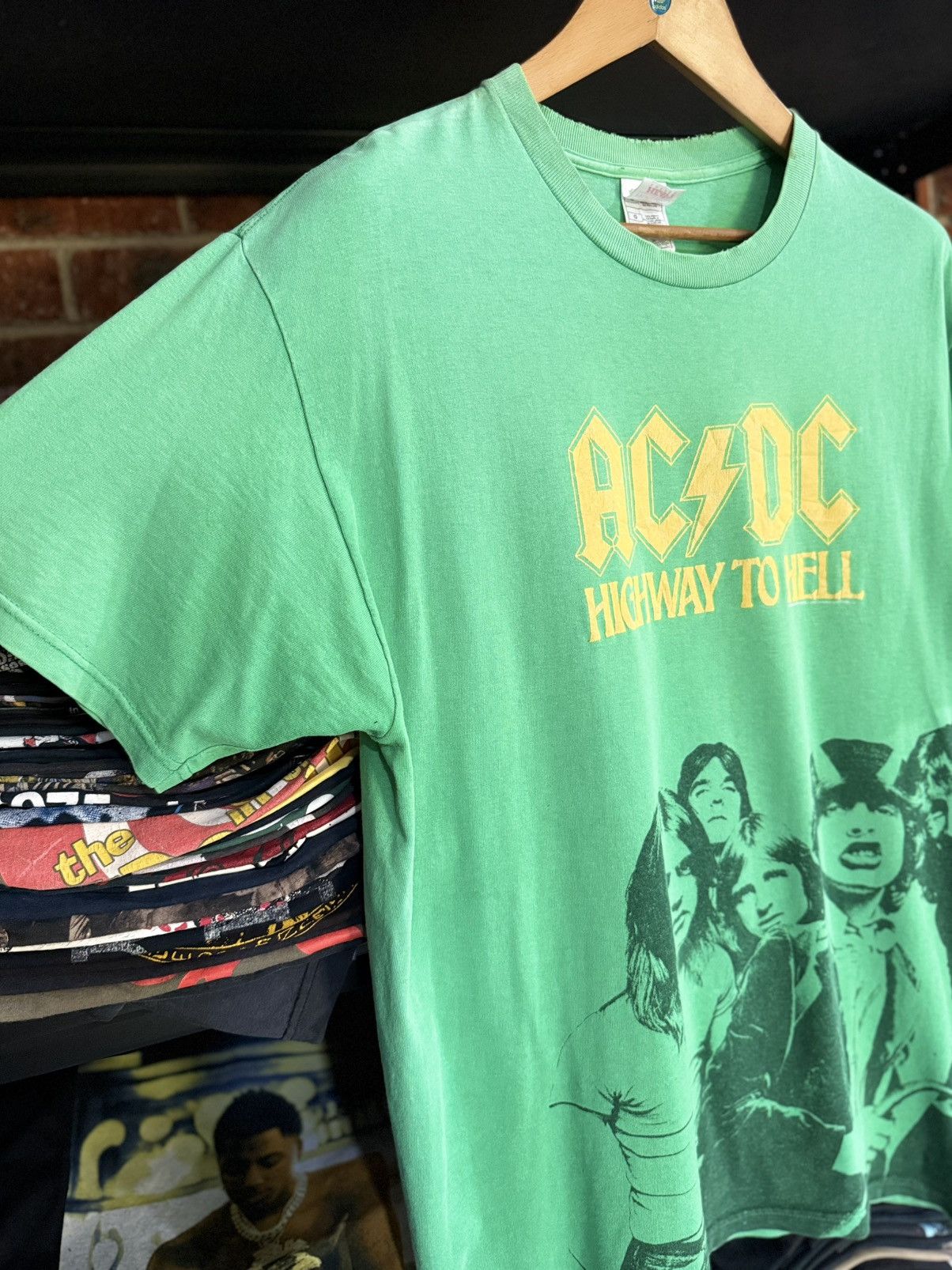 Band Tees Thrashed Vintage Acdc Highway To Hell Rare Colour Faded Tee Size US L / EU 52-54 / 3 - 6 Thumbnail