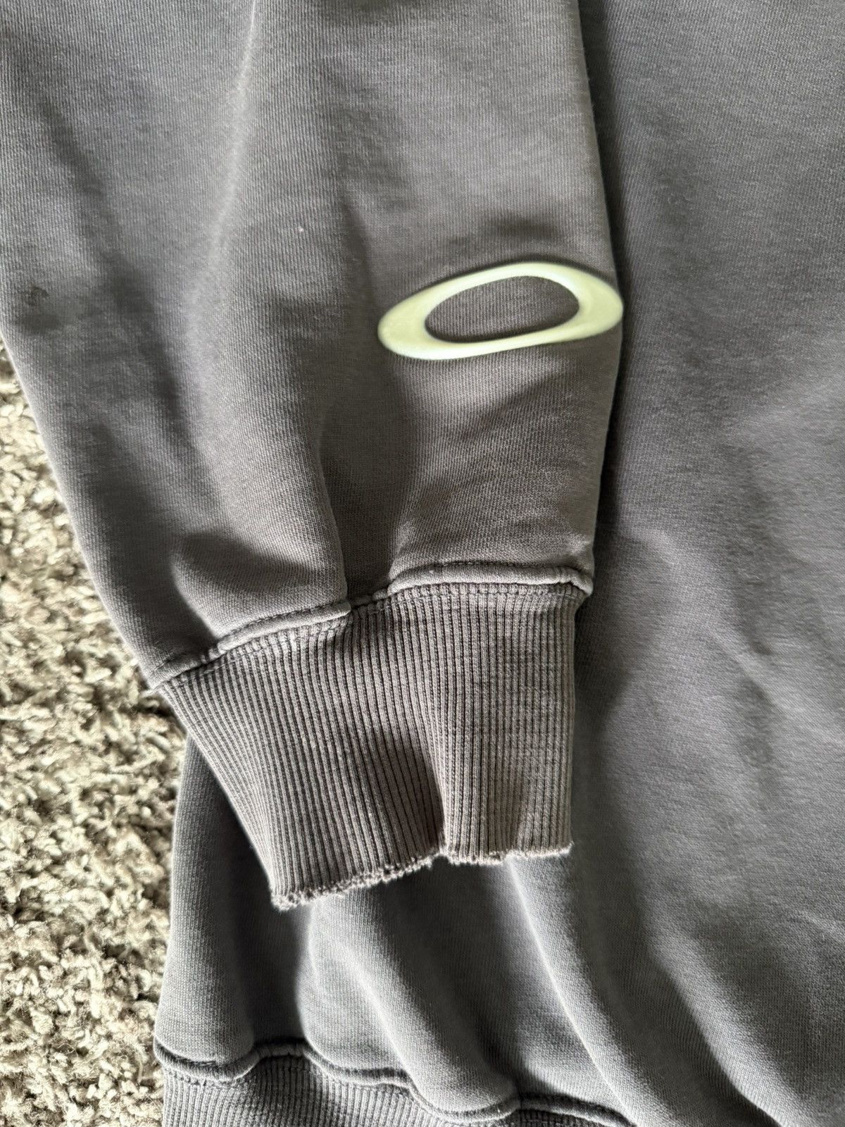 Oakley OAKLEY SOFTWARE Y2K FADED DISTRESSED HOODIE CENTER LOGO Size US XL / EU 56 / 4 - 6 Thumbnail