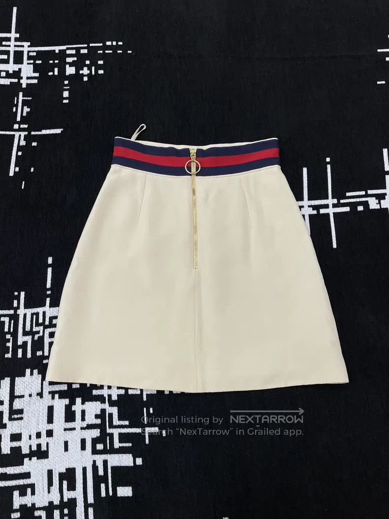 Gucci Gucci Beige short skirt half-length skirt Size 26" / US 2 / IT 38 - 2 Thumbnail