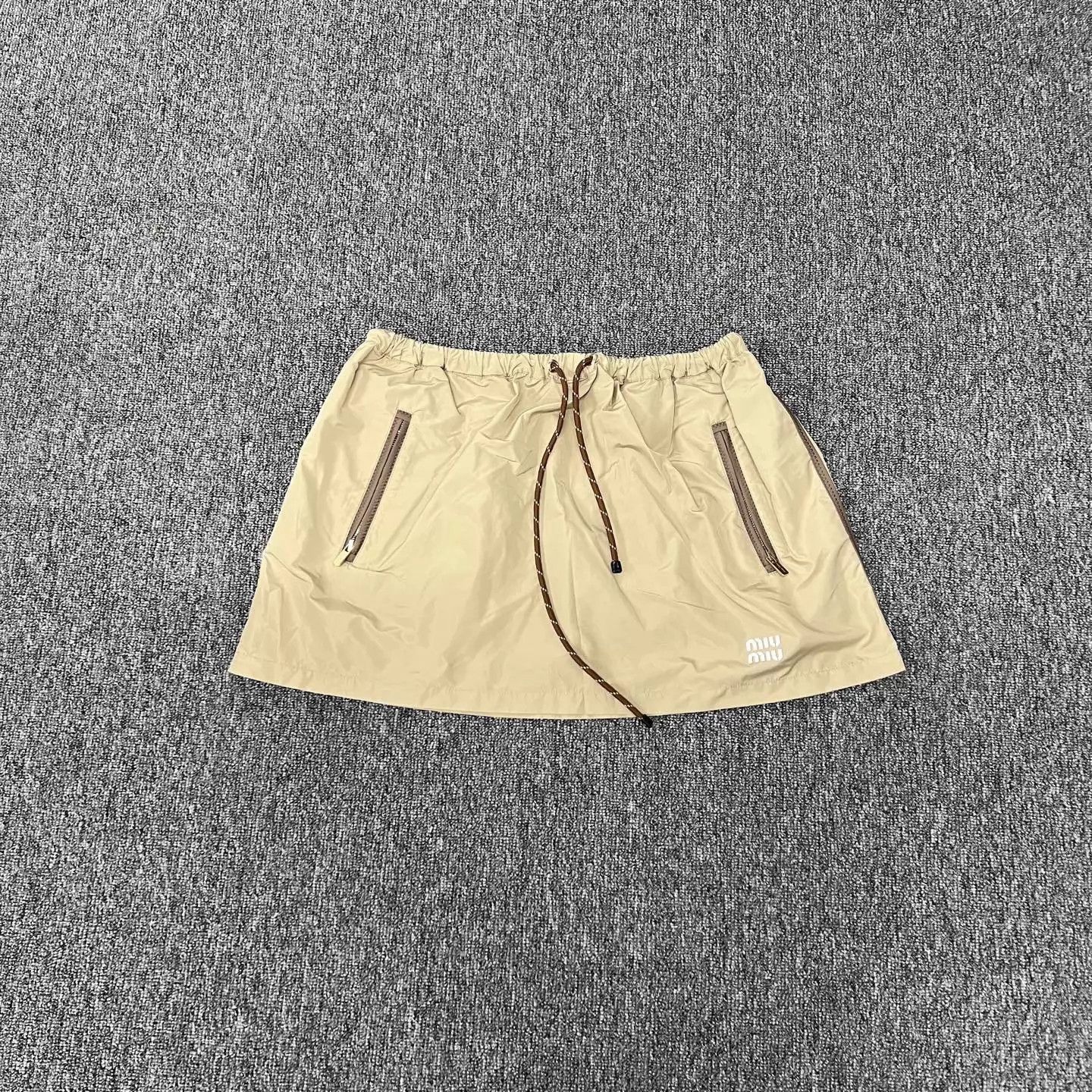 Miu Miu MIU MIU Khaki Logo Drawstring Nylon Short Skirt Size 28" / US 6 / IT 42 - 2 Thumbnail