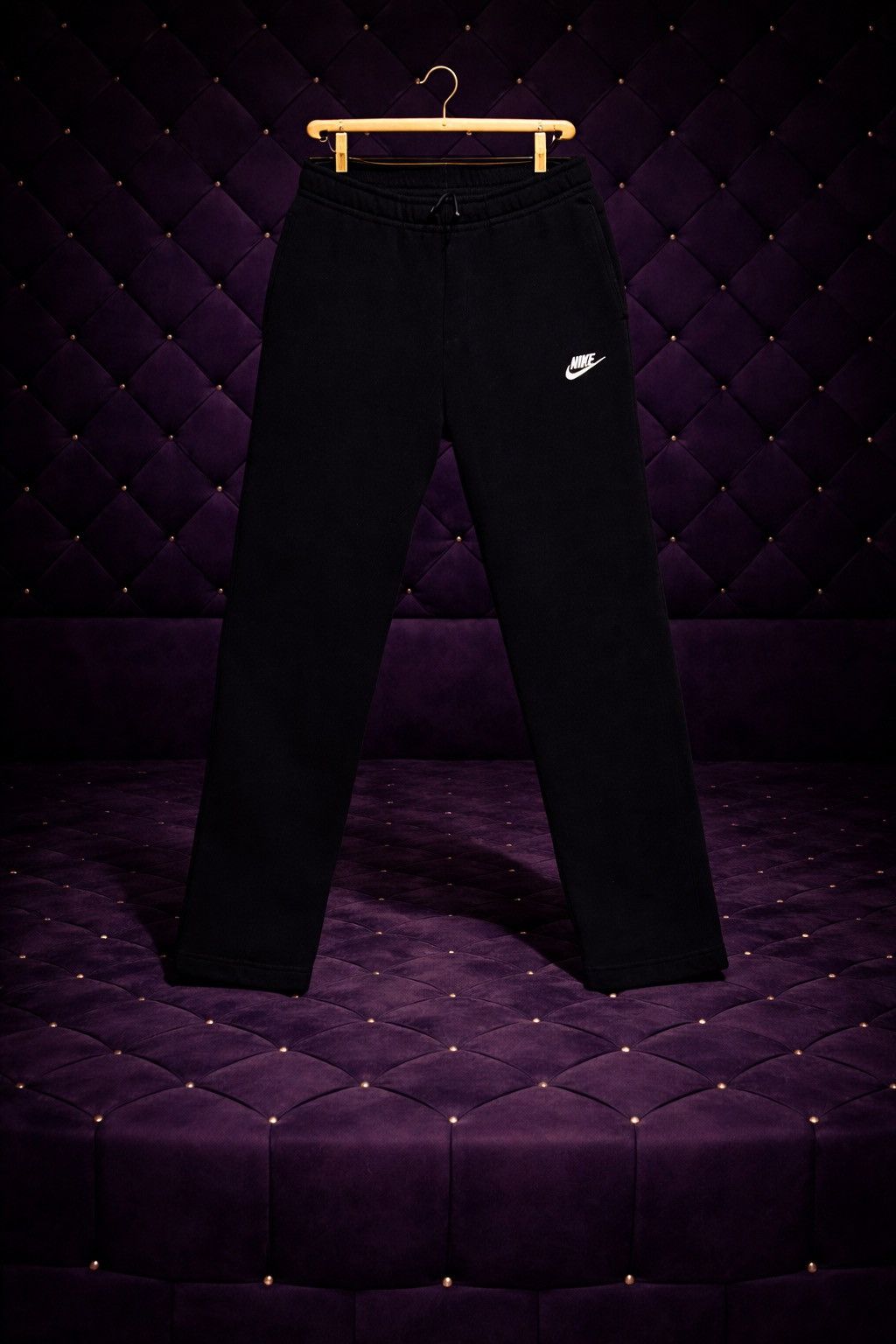 Nike NIKE SWOOSH LOGO JOGGER SWEATPANTS Size US 32 / EU 48 - 1 Preview