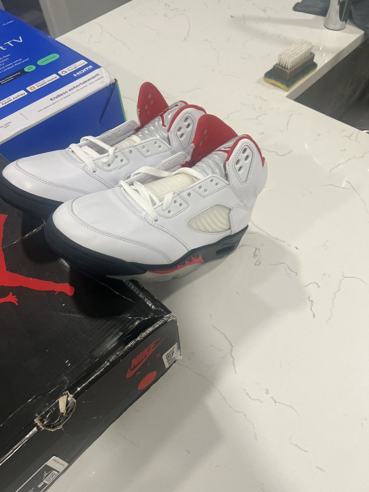 Jordan Brand Jordan 5 retro 2020 sz 8.5 fire red Size US 8.5 / EU 41-42 - 4 Thumbnail