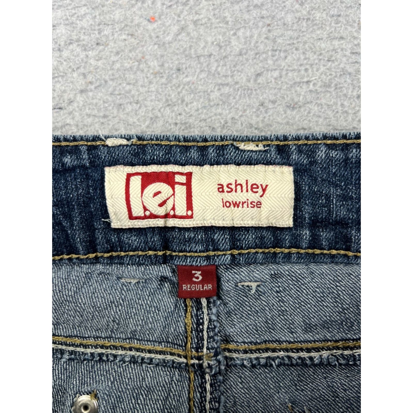 Vintage VINTAGE LEI Shorts Denim Cut-Off Women's 3 25x11 Blue Low Rise 11in Inseam, 5-Pocket, Stretch, Casual Womens Short Size 26" / US 2 / IT 38 - 7 Thumbnail