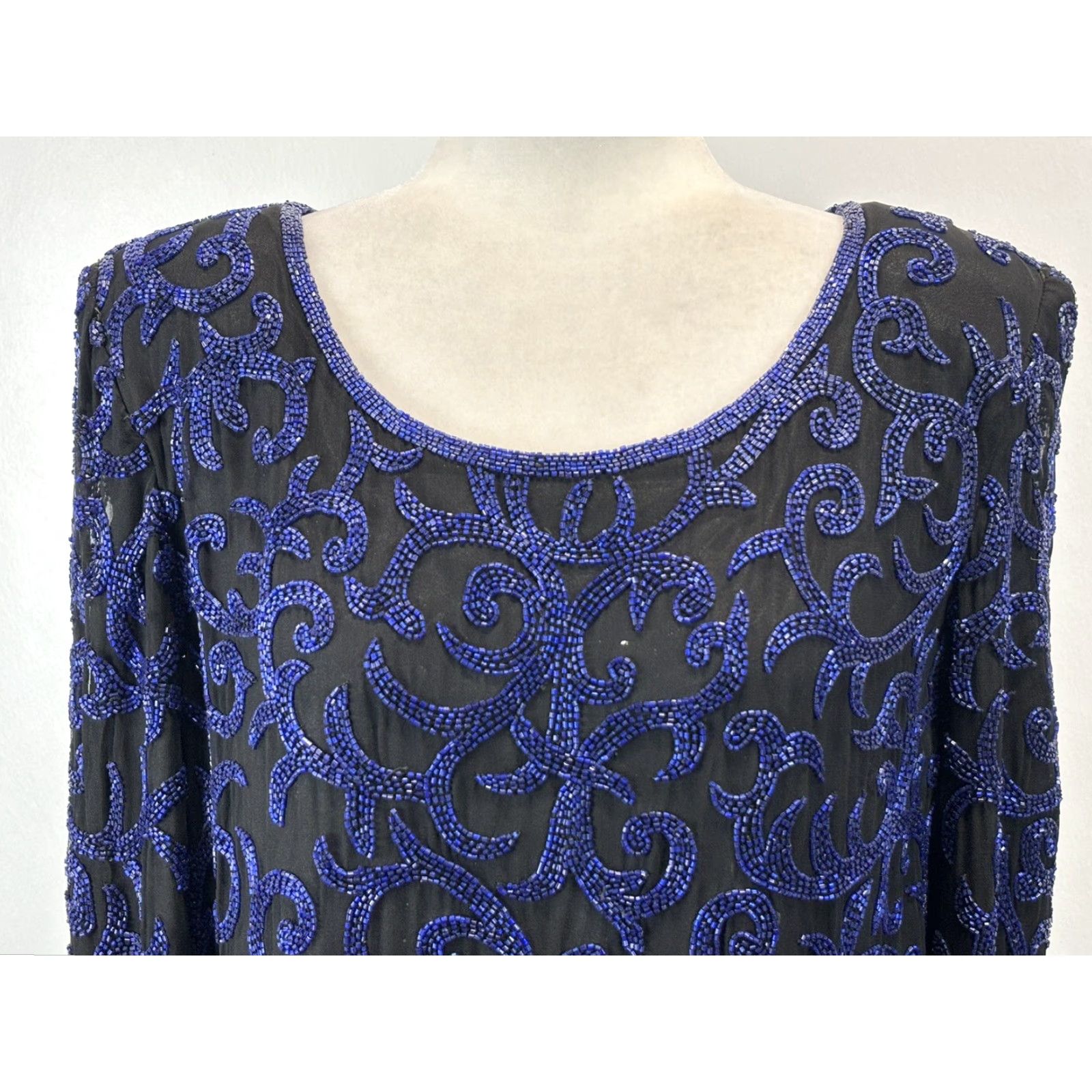 Vintage VINTAGE Niteline by Della Roufogali Silk Beaded Tunic Top 1990s Blue Large 1990s Eveningwear Mens/Womens? Size L / US 10 / IT 46 - 5 Thumbnail