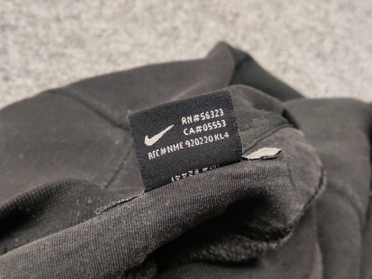 Nike Vintage 90's Nike Logo Black Faded Square Sweatshirts USA Size US XL / EU 56 / 4 - 17 Thumbnail