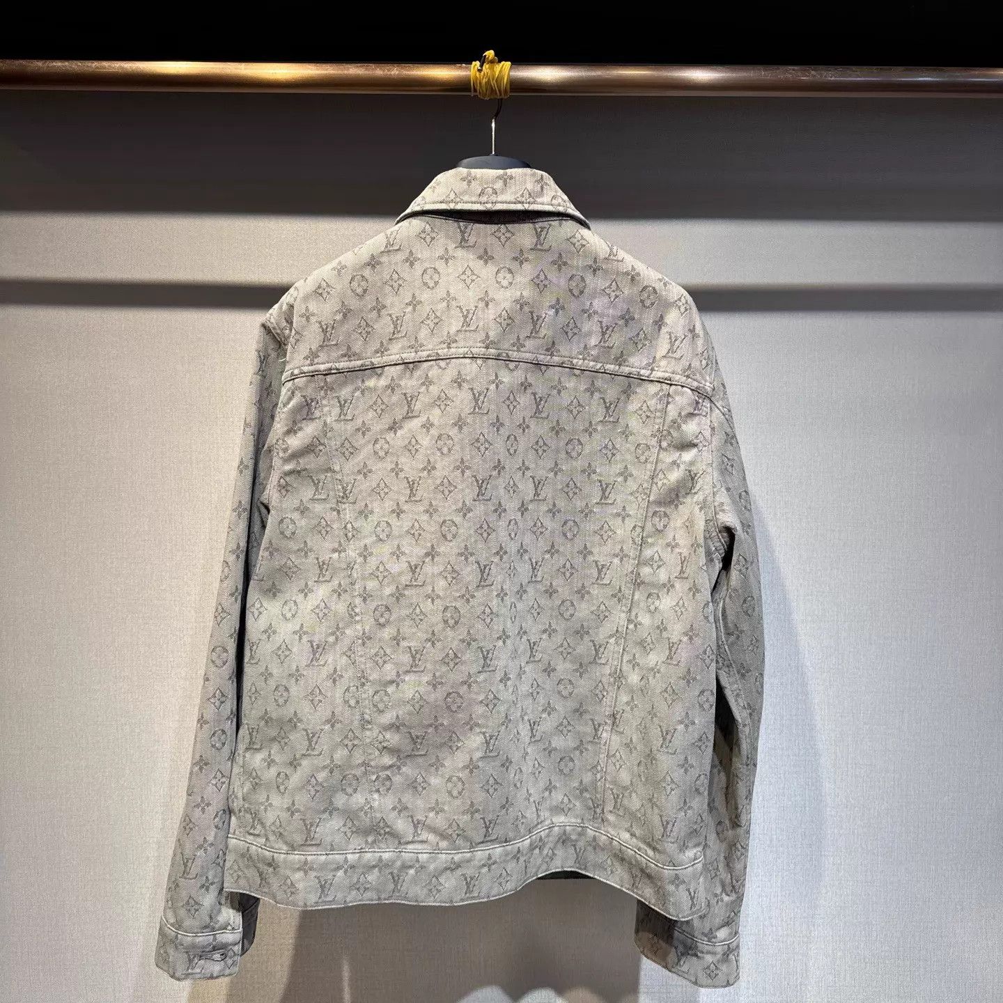 Louis Vuitton Louis Vuitton gray monogram denim jacket 48 Size US M / EU 48-50 / 2 - 2 Thumbnail