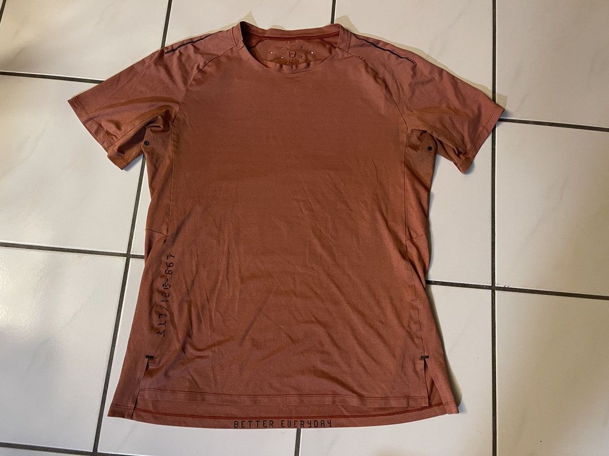 Lululemon LULULEMON Men's Orange Textured Training Shirt Men's Large Size US L / EU 52-54 / 3 - 1 Thumbnail