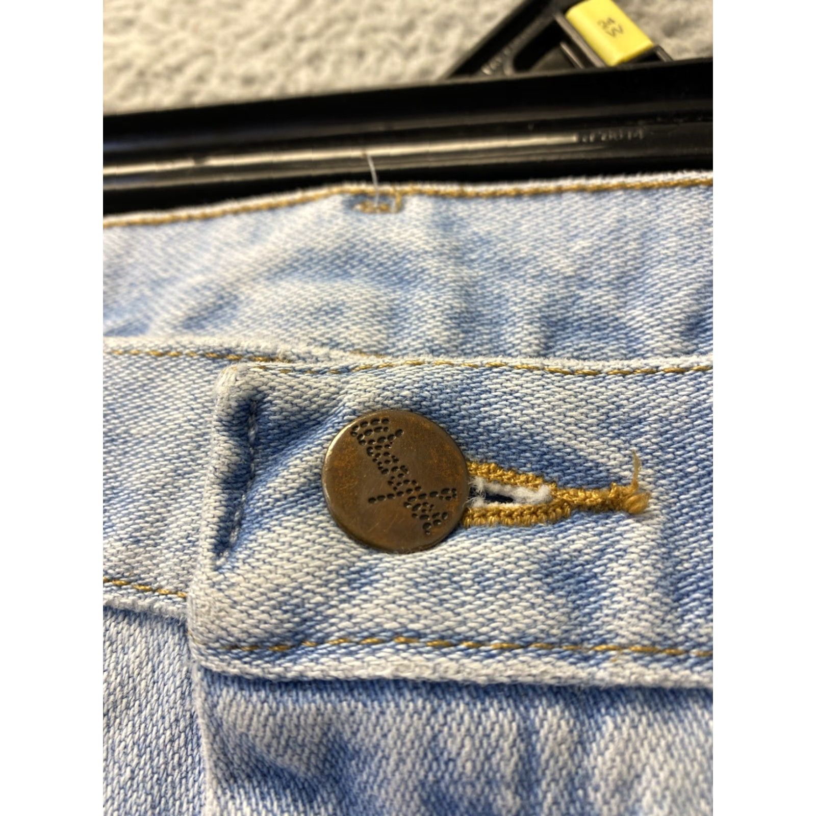 Wrangler VINTAGE Wrangler Jeans Mens 38x32 Cowboy Western Denim Straight Mid 5-Pocket Blue 90s Mens Size US 38 / EU 54 - 3 Thumbnail