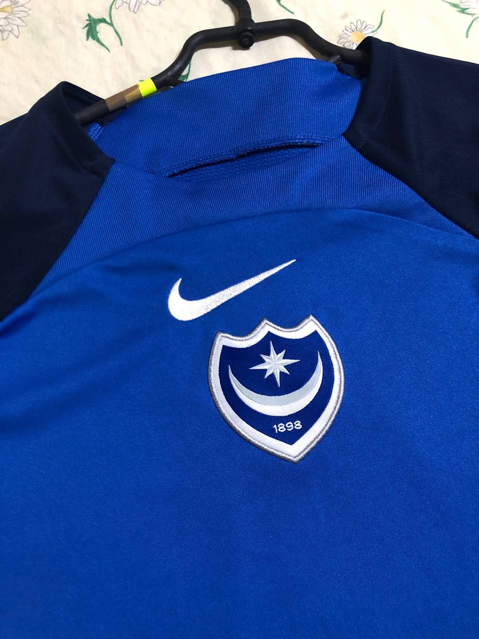 Nike PORTSMOUTH 2018 2020 TRAINING FOOTBALL SHIRT SOCCER Size US L / EU 52-54 / 3 - 2 Thumbnail