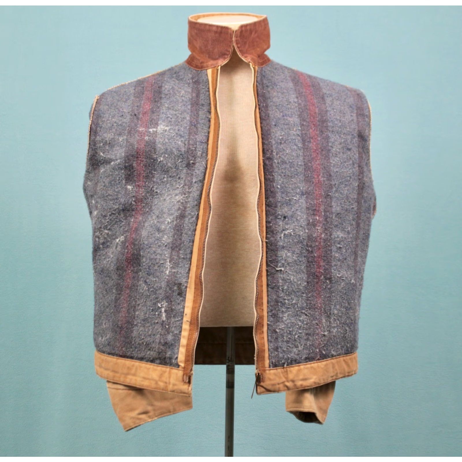 Carhartt Vintage Carhartt Work Jacket Beige Canvas 1990s 90s Interstellar Detroit Blanket Lined Men’s L Size Mens Size US L / EU 52-54 / 3 - 7 Thumbnail