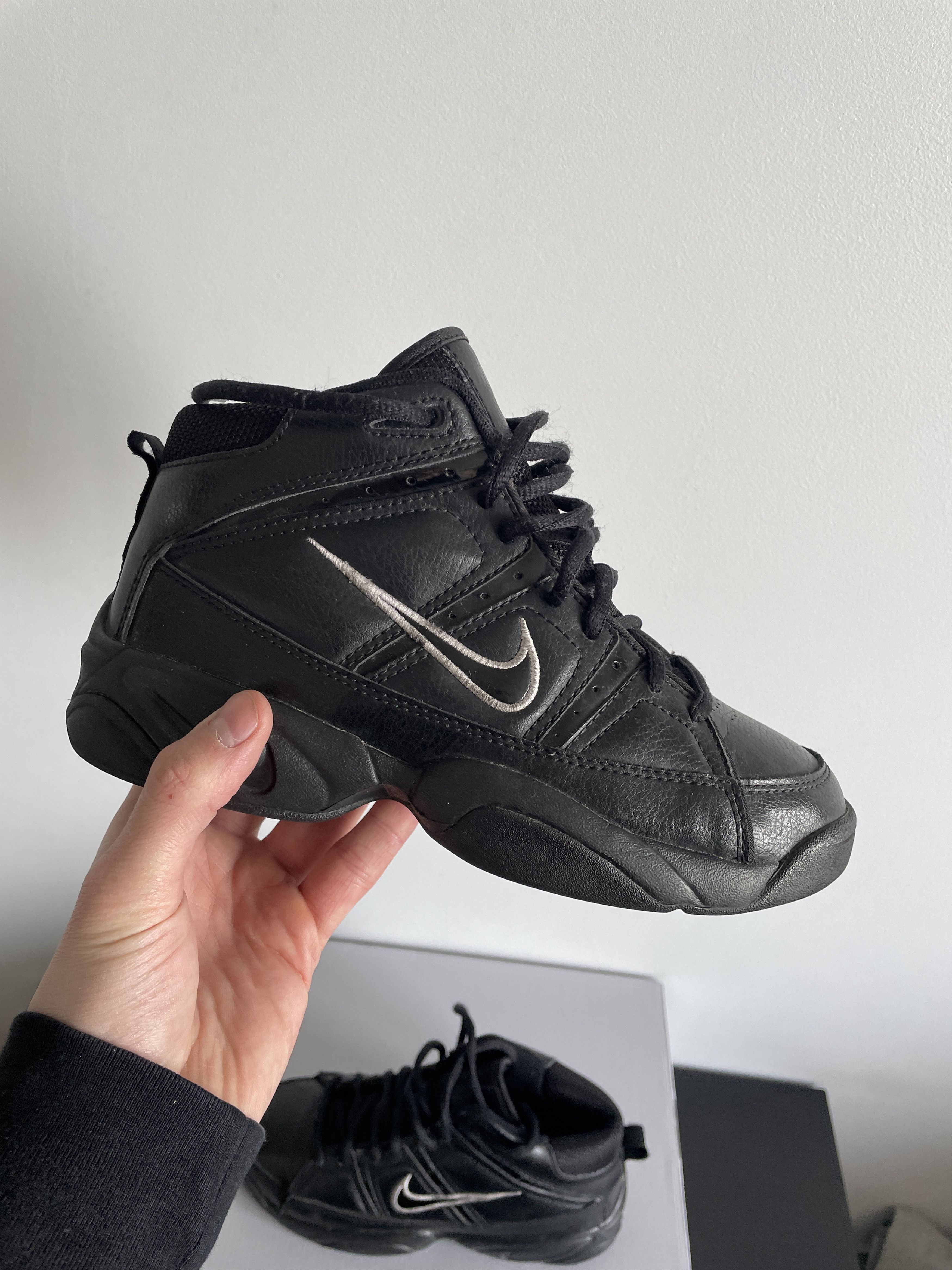 Nike × Vintage NIKE TEAM HUSTLED D III HIGH TOP BLACK LEATHER SNEAKERS Size US 6 / IT 36 - 4 Thumbnail