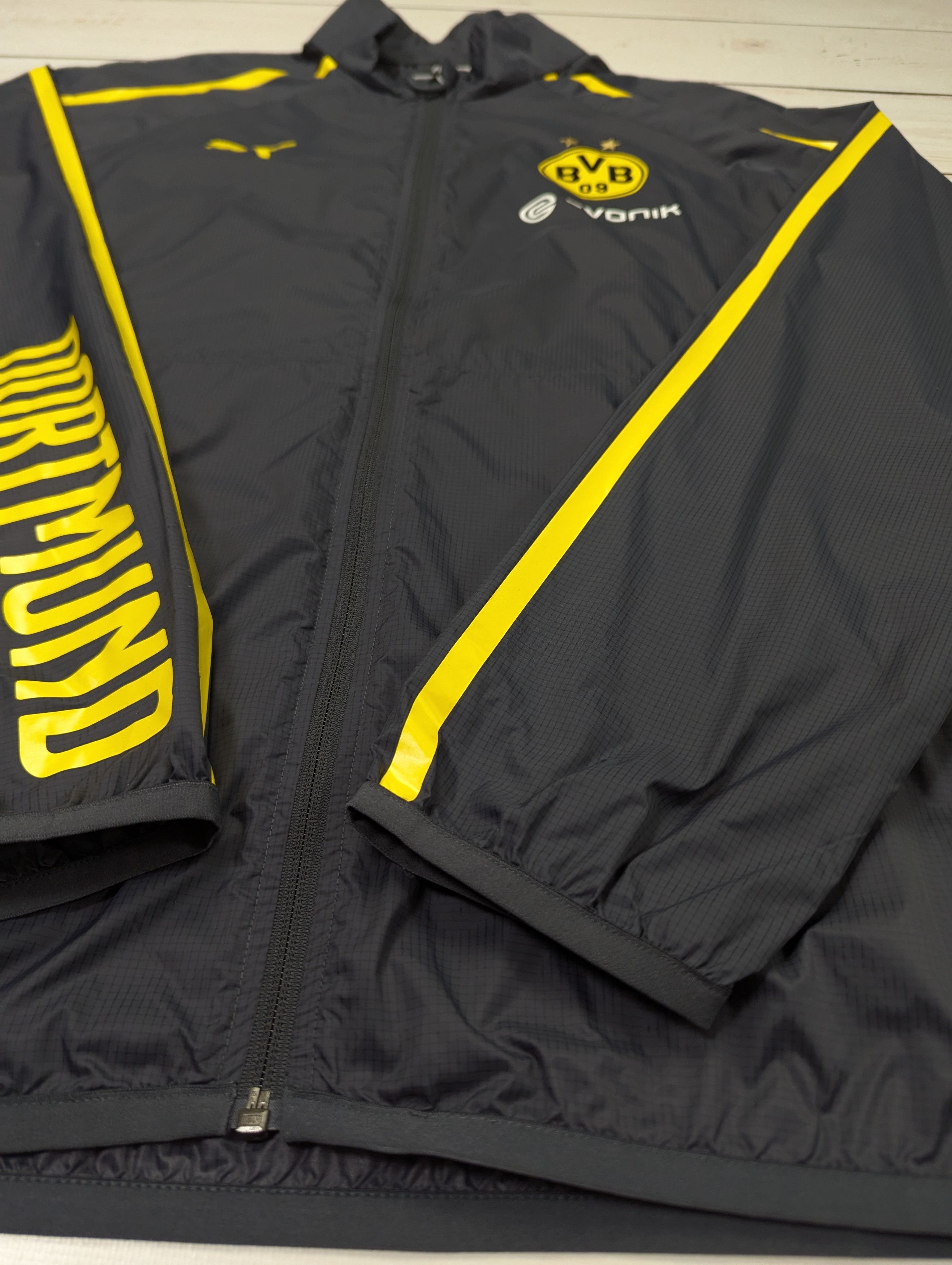Puma Puma BVB Borussia Dortmund Windbreaker raincoat light jacket Size US M / EU 48-50 / 2 - 4 Thumbnail