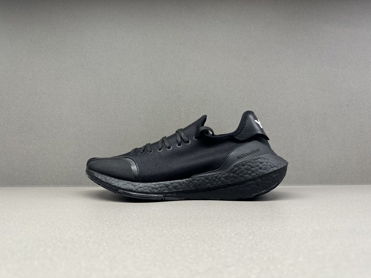 Y-3 Adidas Y-3 Ultra Boost 21 Size US 9 / EU 42 - 6 Thumbnail