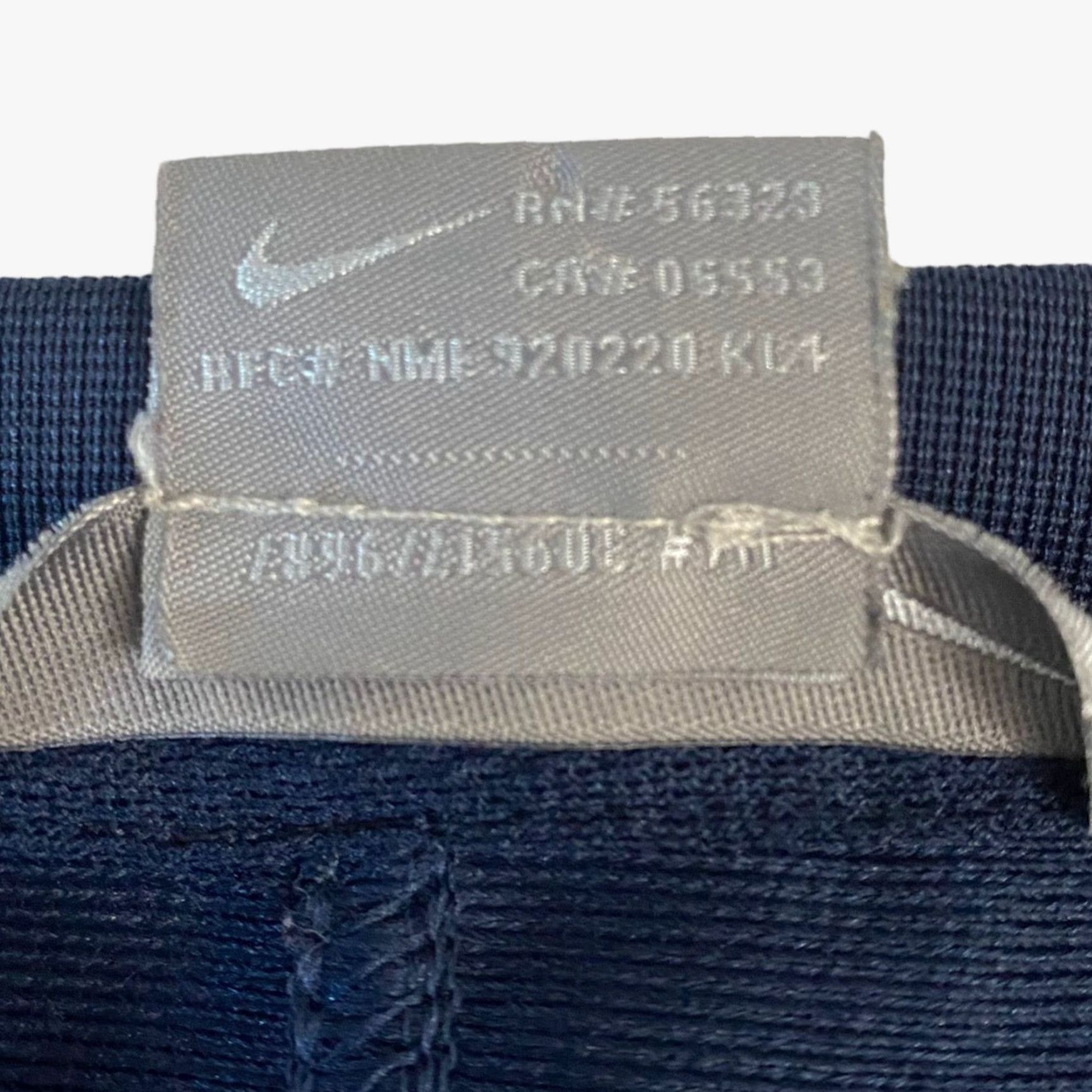 Nike VINTAGE Nike Y2 Embroidered Swoosh Performance Shirt Navy Blue Athletic Mens Medium M Size US M / EU 48-50 / 2 - 7 Thumbnail