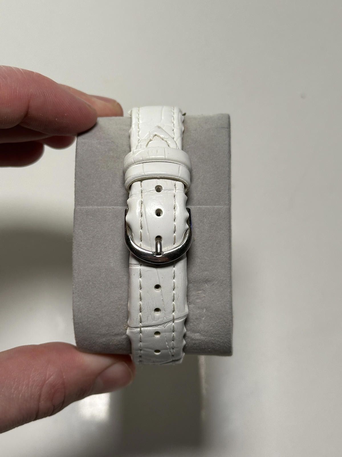 Genetic Manipulation Shinichiro Kuriya White Leather Strap Quartz Wristwatch with Colorful Numerals Size ONE SIZE - 2 Thumbnail