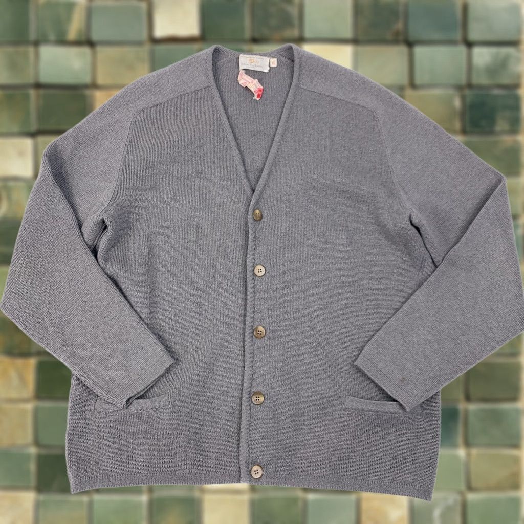 Vintage VINTAGE Hudson's Bay The Bay Austria Dark Gray Button V-Neck Cardigan Wool XL Men Sweater Size US XL / EU 56 / 4 - 1 Thumbnail