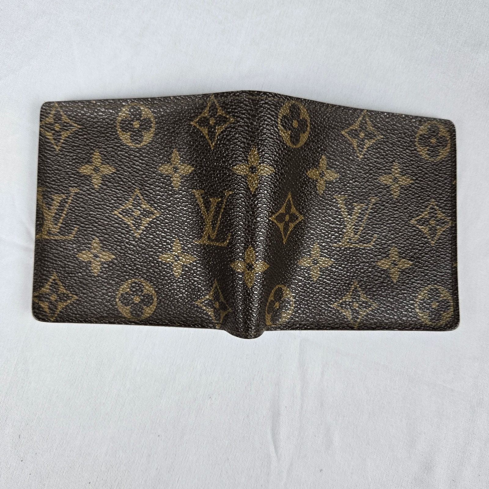 Louis Vuitton Louis Vuitton Monogram Bifold Wallet w/ Coin Pouch Size ONE SIZE - 8 Thumbnail