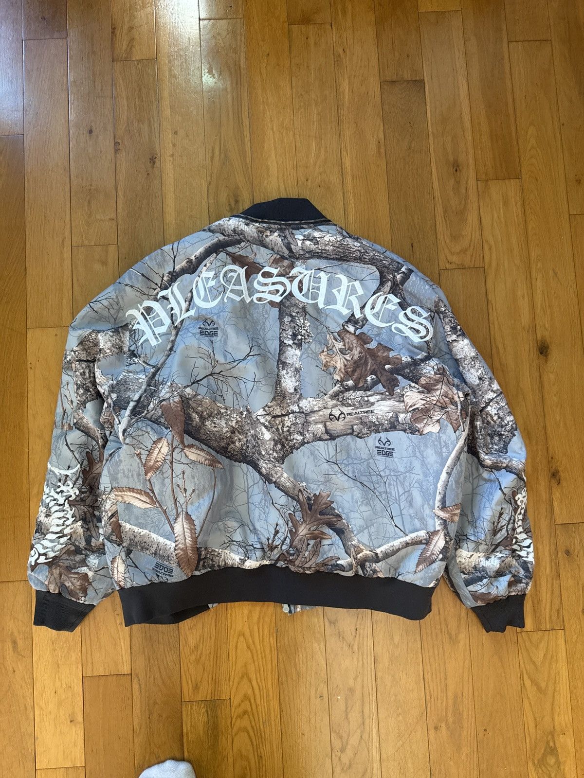 Pleasures Pleasures Real tree Bomber Size US L / EU 52-54 / 3 - 3 Thumbnail