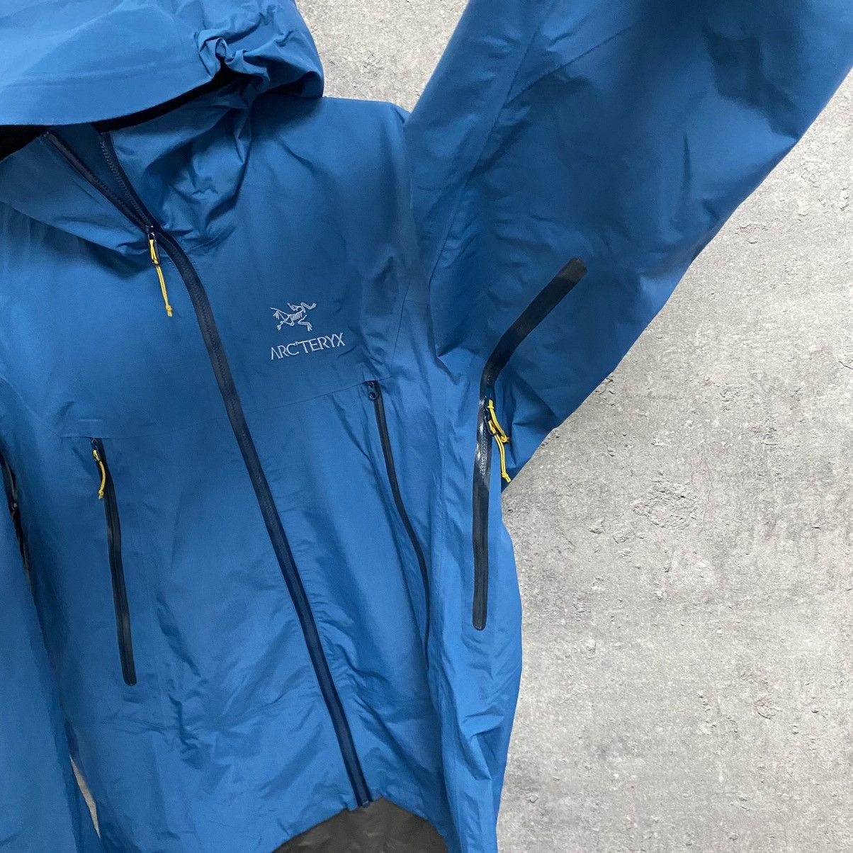 Arc'teryx Men's Arcteryx Beta Gore-Tex Jacket Size US M / EU 48-50 / 2 - 10 Thumbnail