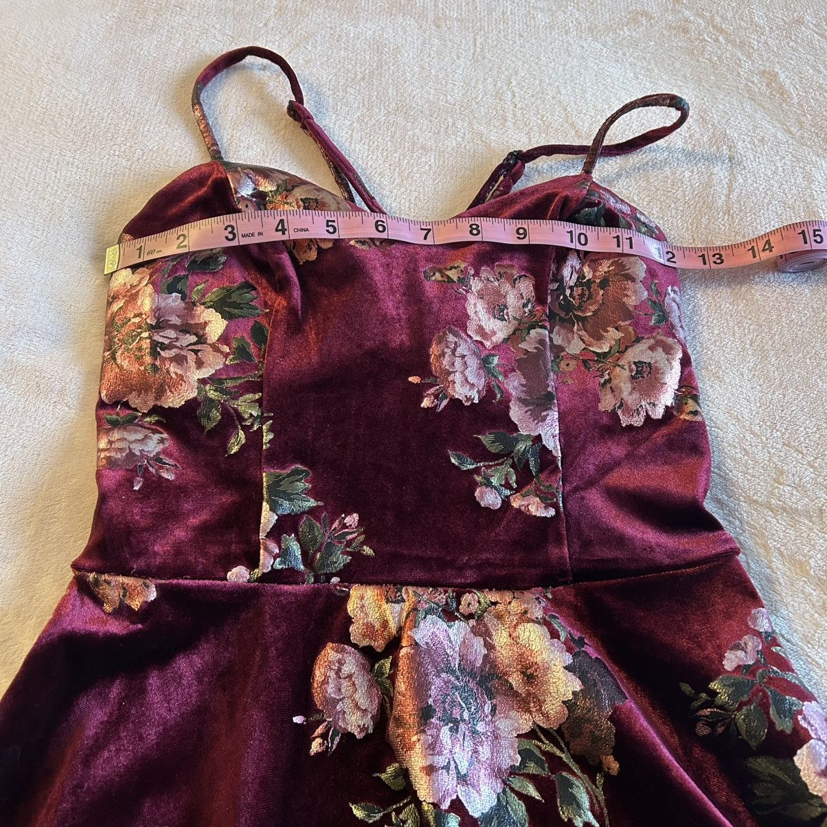 Other BCX red velvet floral spaghetti strap fit and flare XS Size XS / US 0-2 / IT 36-38 - 8 Thumbnail