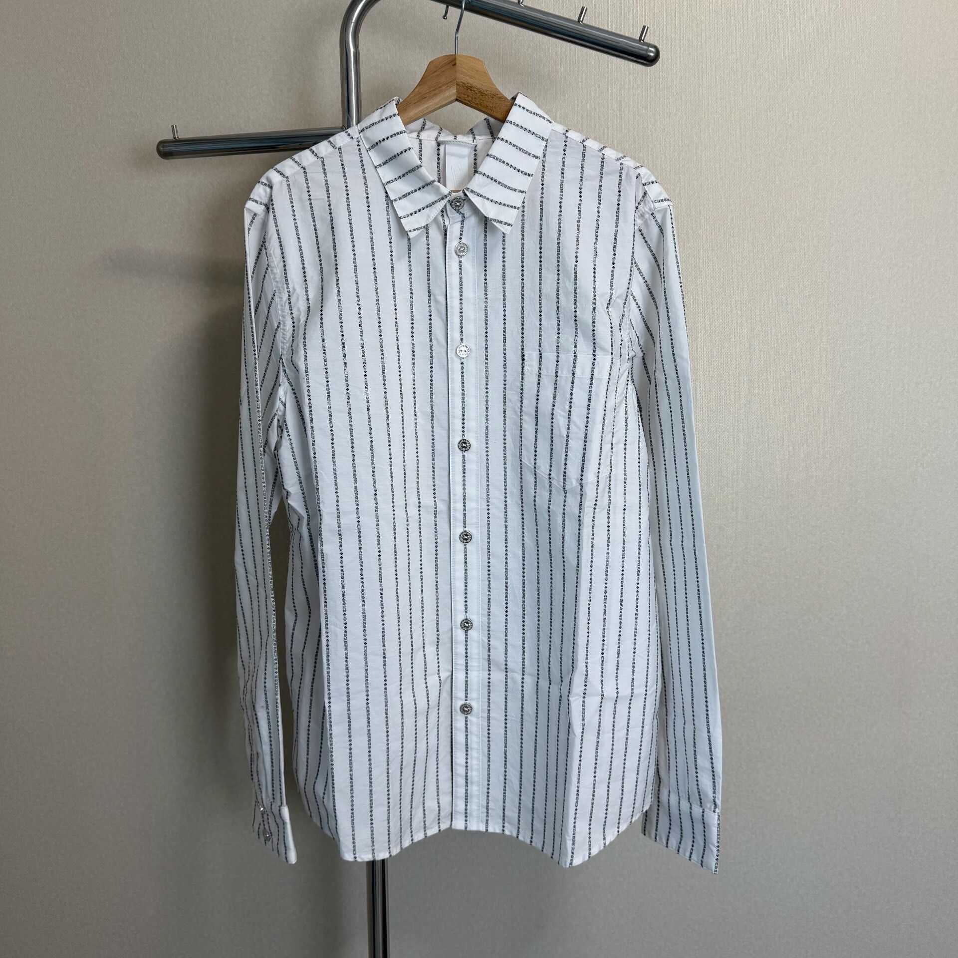 Chrome Hearts Chrome Hearts White Sanskrit Stripe Silver Button Shirt Size US XL / EU 56 / 4 - 1 Thumbnail