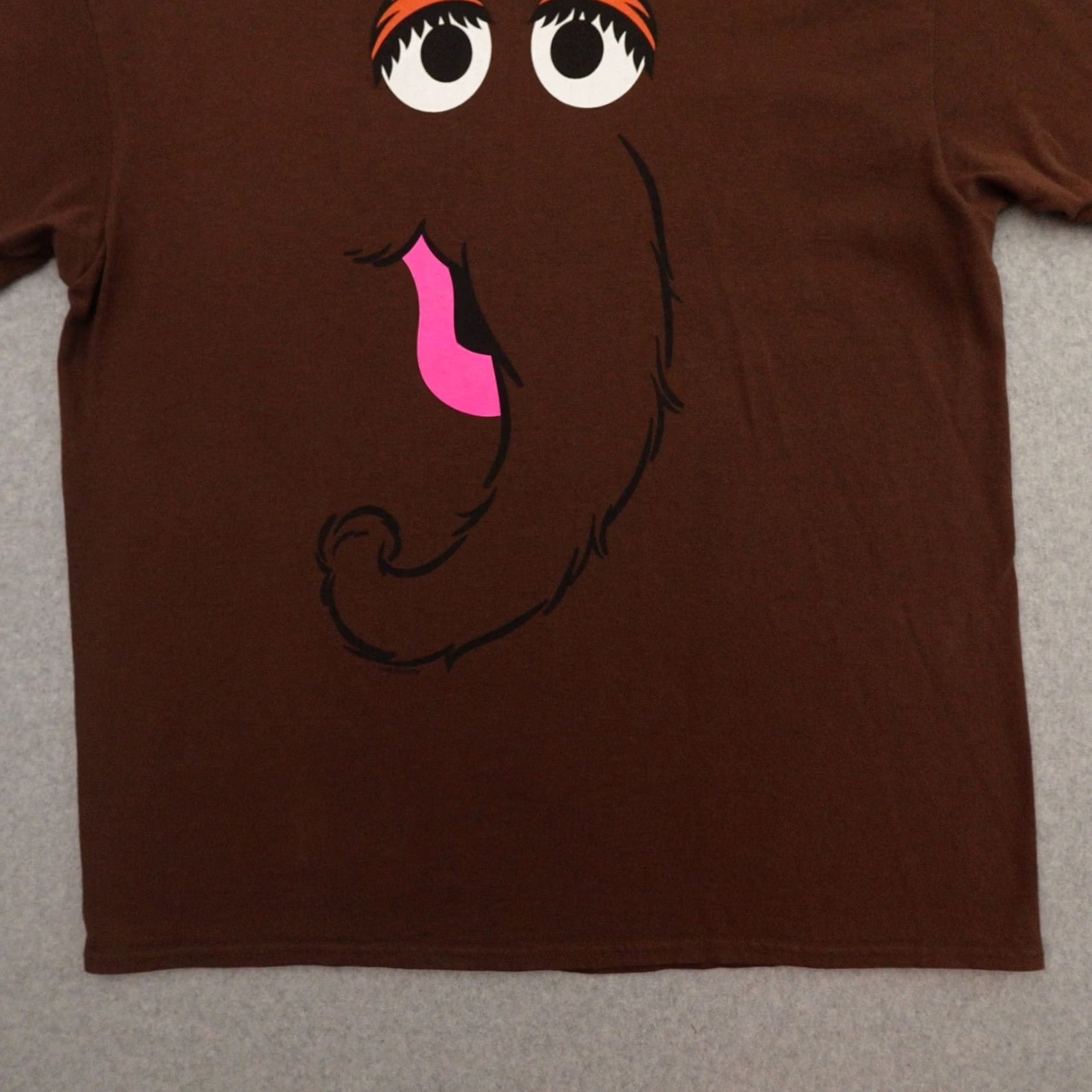 Delta VINTAGE Delta T-Shirt XL Brown Sesame Street Snuffleupagus Adult Men Short Sleeve Shirt Measured in Pictures Size US XL / EU 56 / 4 - 7 Thumbnail