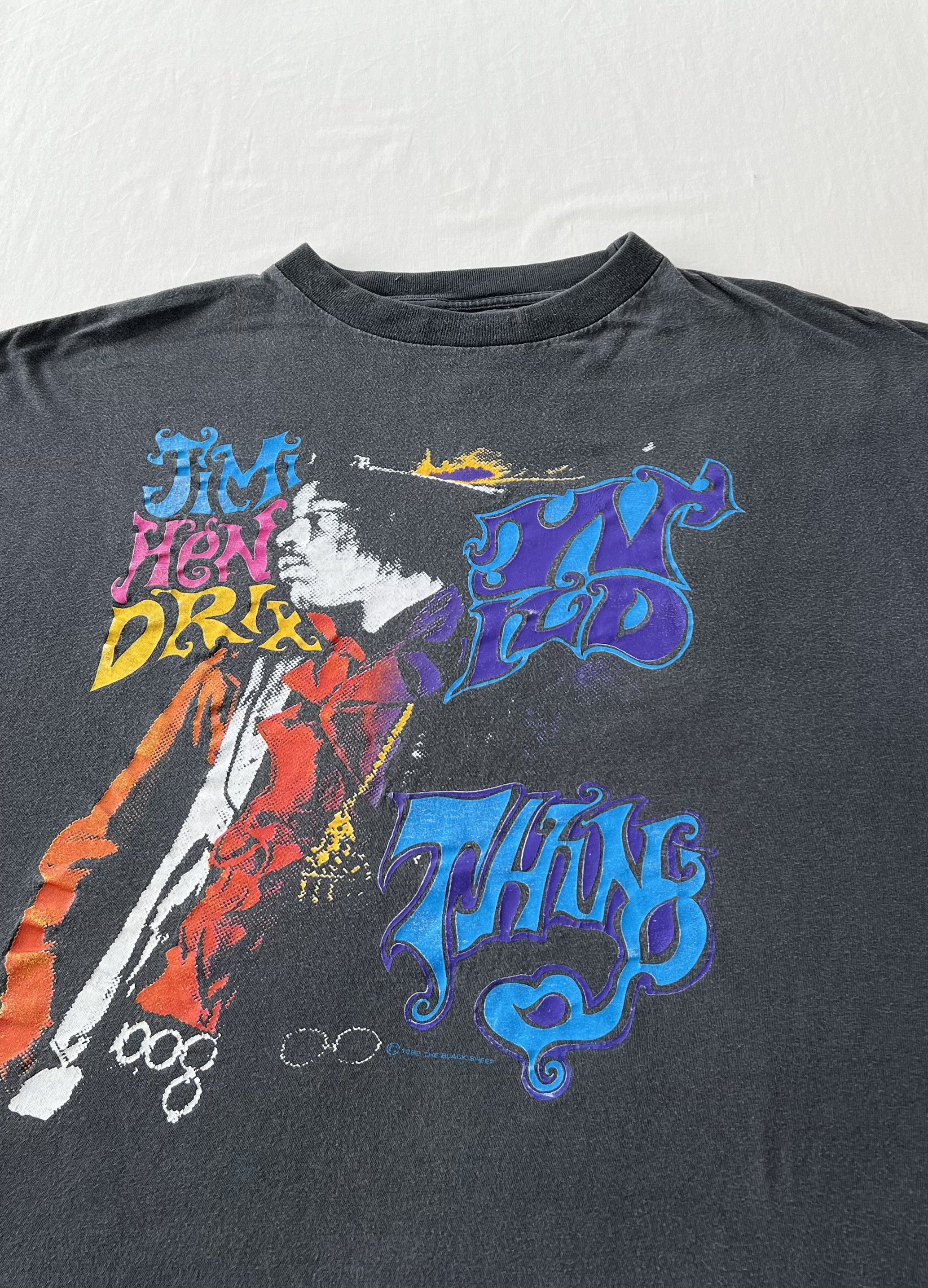 Band Tees Vintage 1992 Jimi Hendrix Wild Thing Black T-shirt Size US XL / EU 56 / 4 - 3 Thumbnail