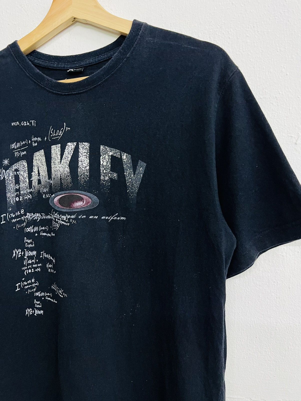 Oakley Vintage Y2K Oakley Software Tee Size US M / EU 48-50 / 2 - 6 Thumbnail