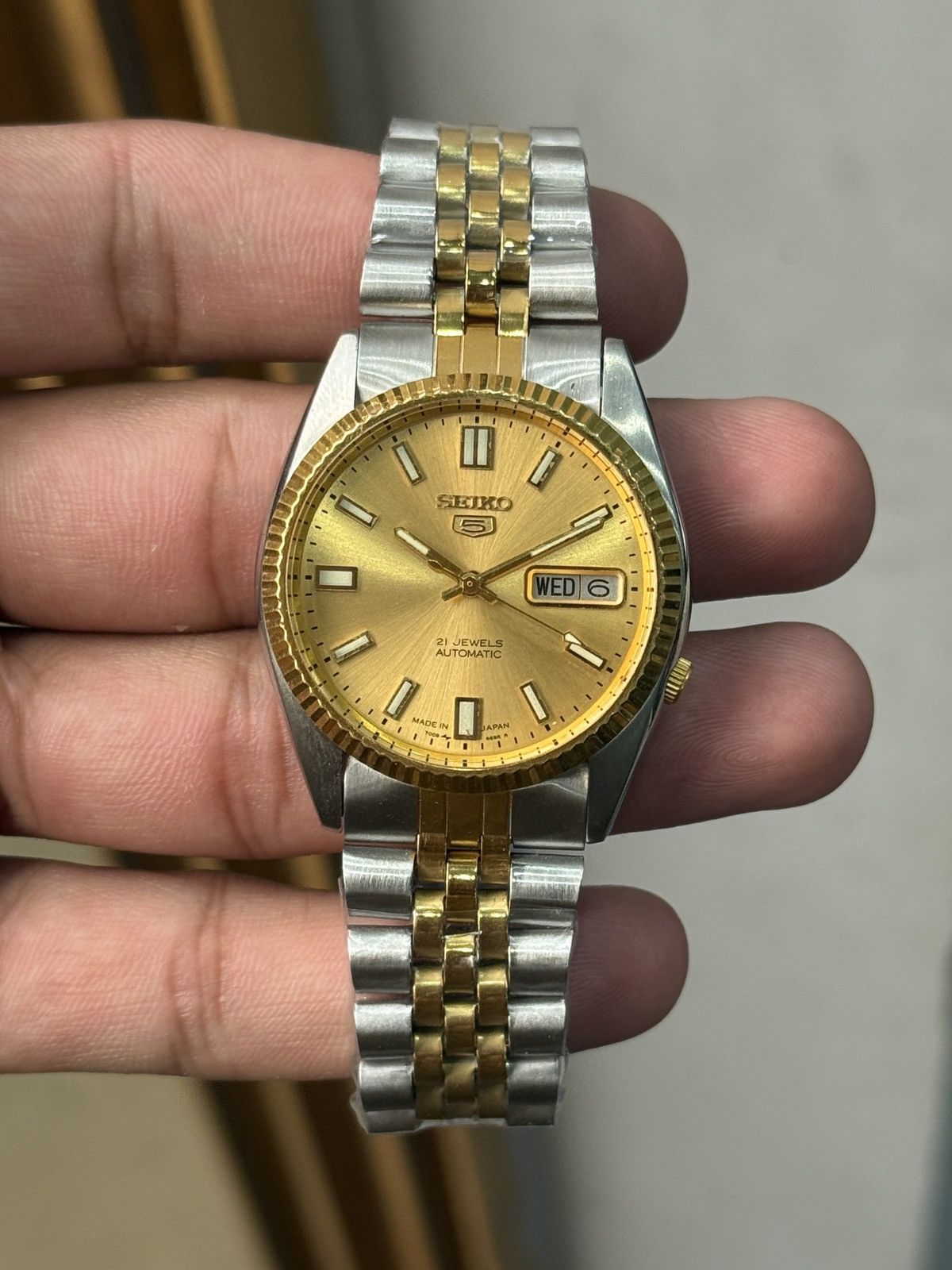 Vintage Seiko SNXJ NOS Automatic 7009 GOLD 🌟🌟Dial Men’s Wrist Watch Size 36 - 4 Thumbnail