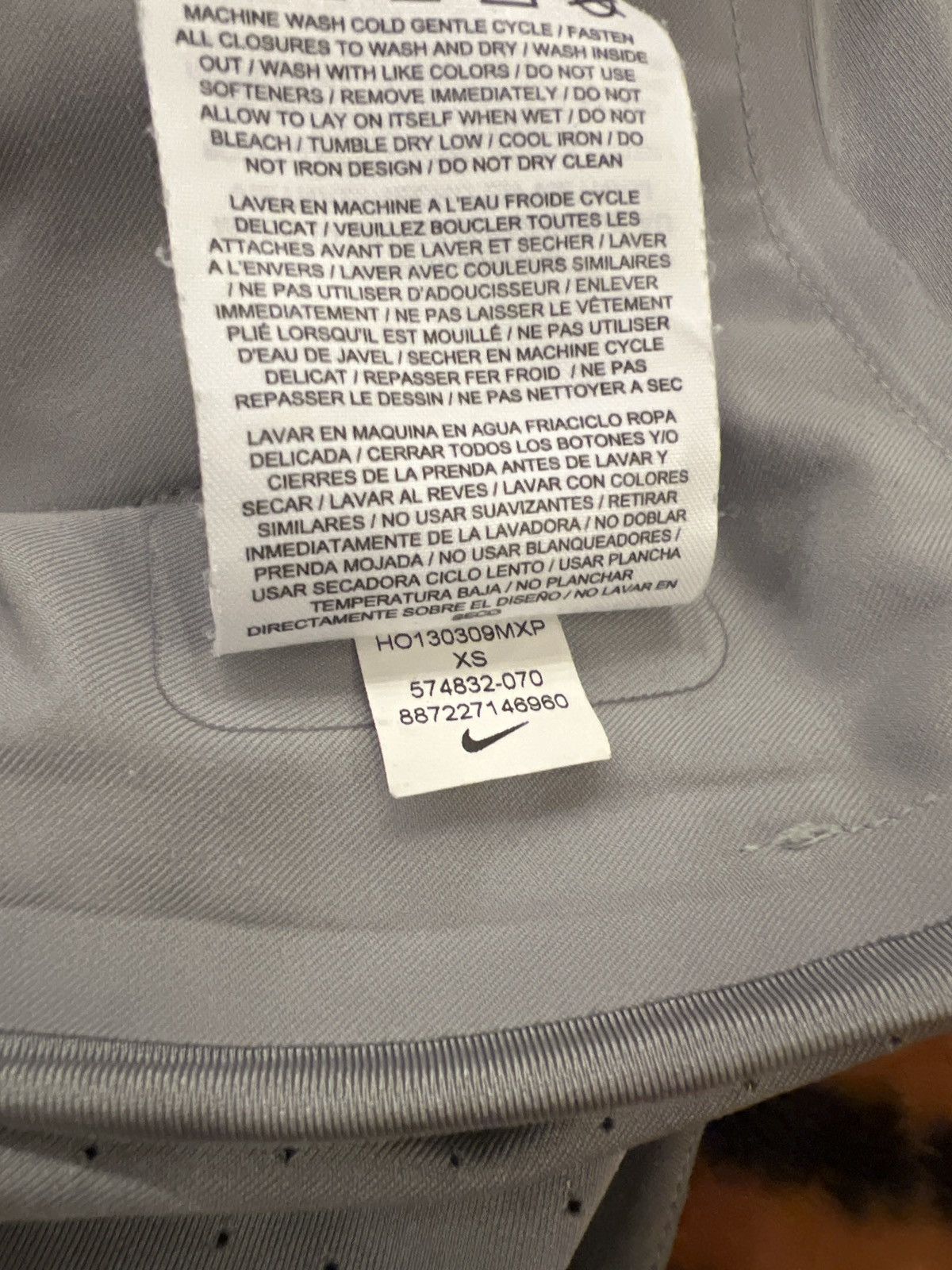 Nike *RARE* Nike Women’s Allover Flash Reflective Running Jacket Size XS / US 0-2 / IT 36-38 - 14 Thumbnail