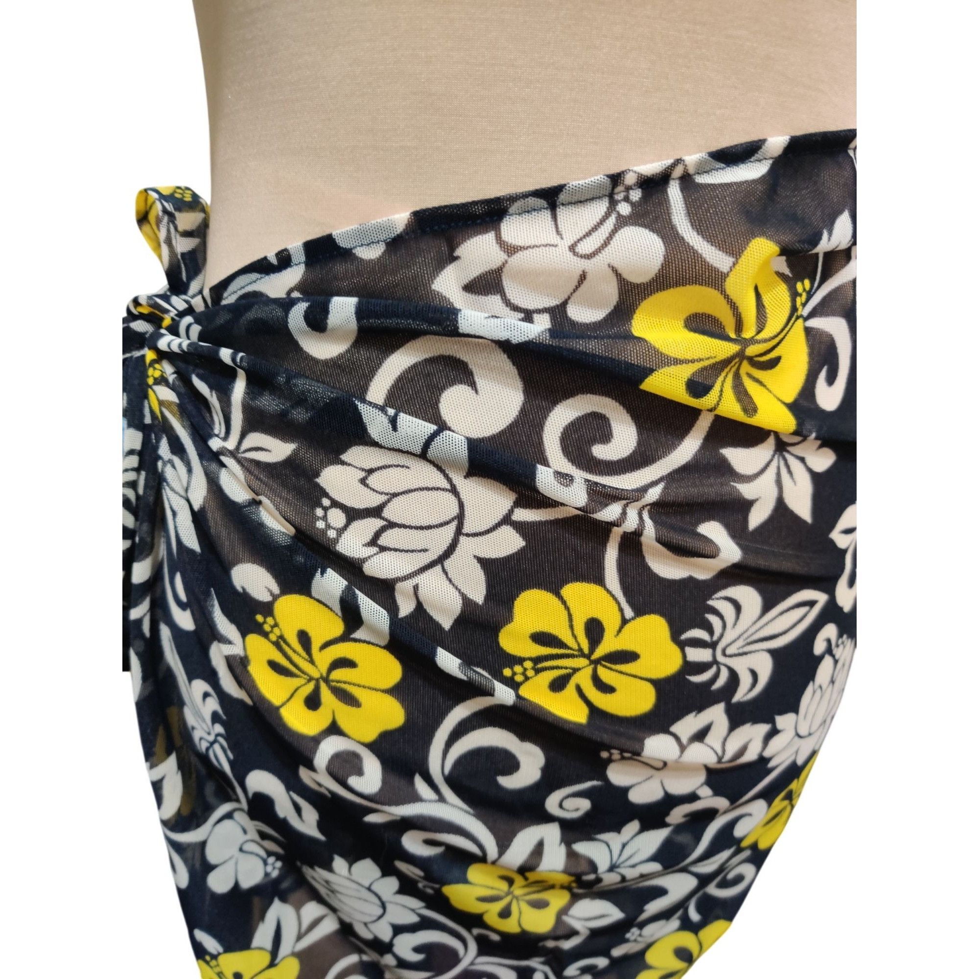 Vintage St John's Bay One Size Womens Black Yellow Sarong Floral Vin Size ONE SIZE - 10 Thumbnail