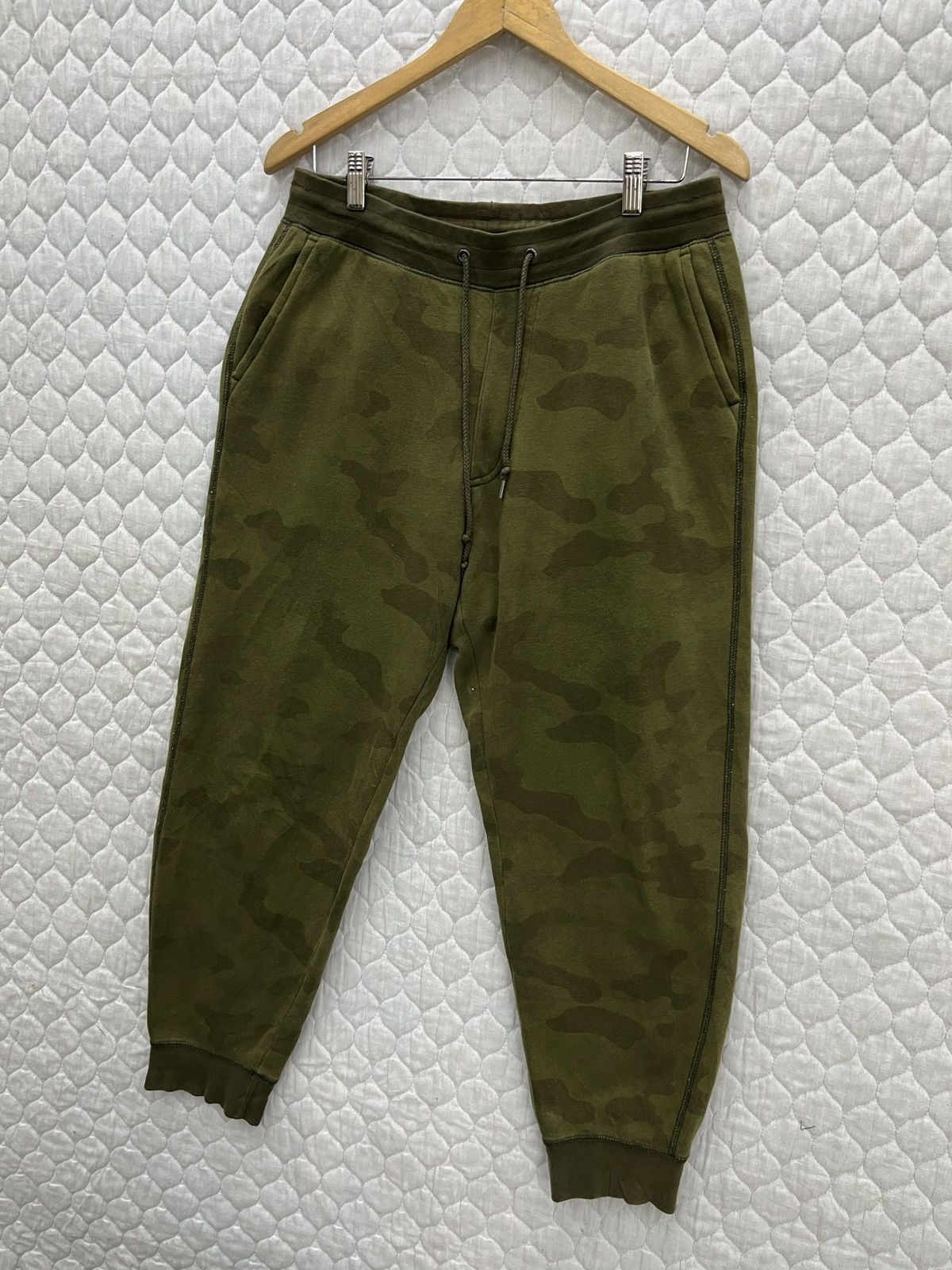 Uniqlo 🔥🔥🔥ARCHIVE UNIQLO CAMOFLAGE SWEATPANTS Size US 34 / EU 50 - 2 Thumbnail
