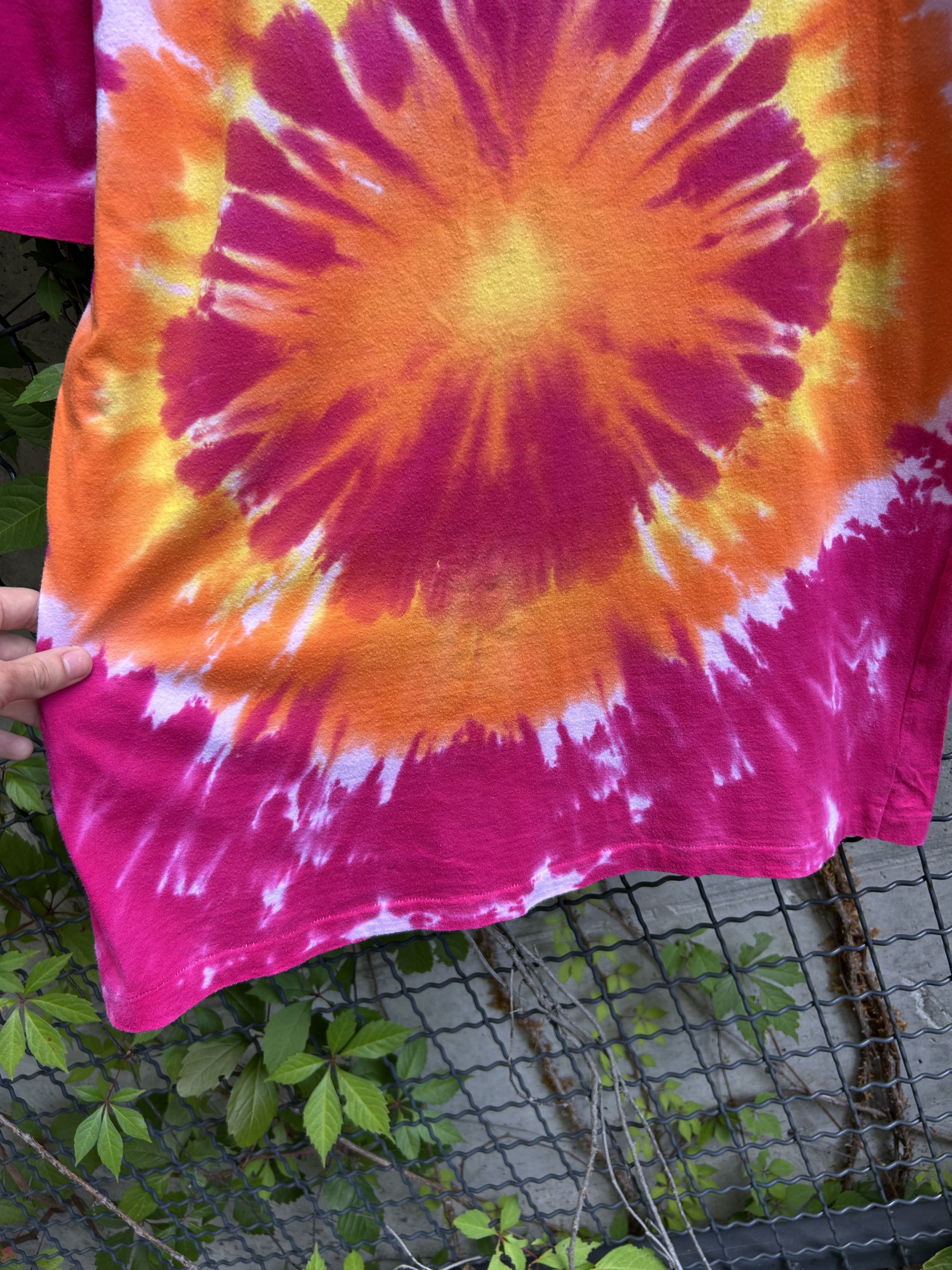 Band Tees Vintage 90s Levellers Rock Band Tie Dye T-shirt Size US XL / EU 56 / 4 - 10 Thumbnail