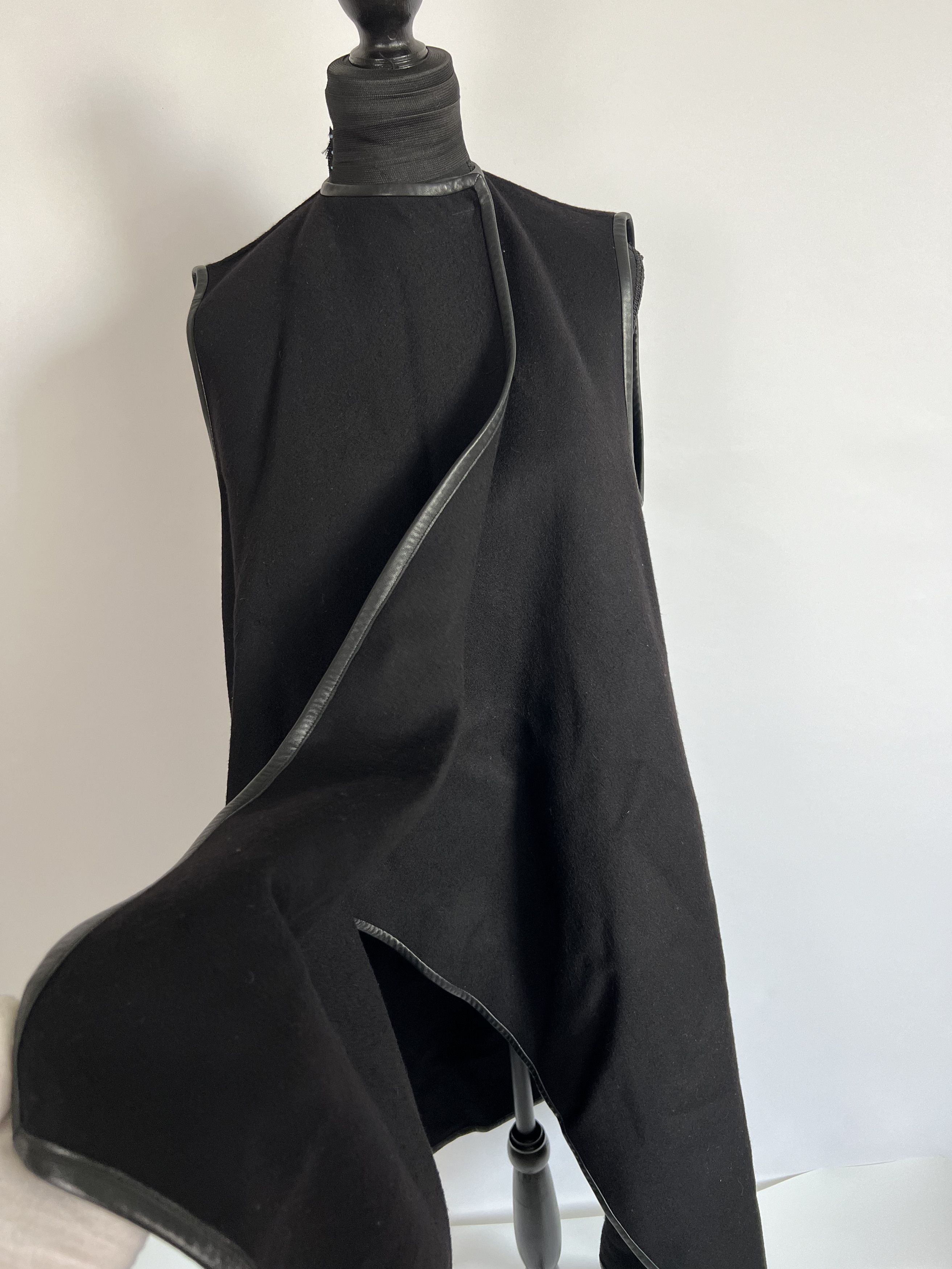 Salvatore Ferragamo salvatore ferragamo poncho RTW Fall 2014 wool Size XS / US 0-2 / IT 36-38 - 4 Thumbnail