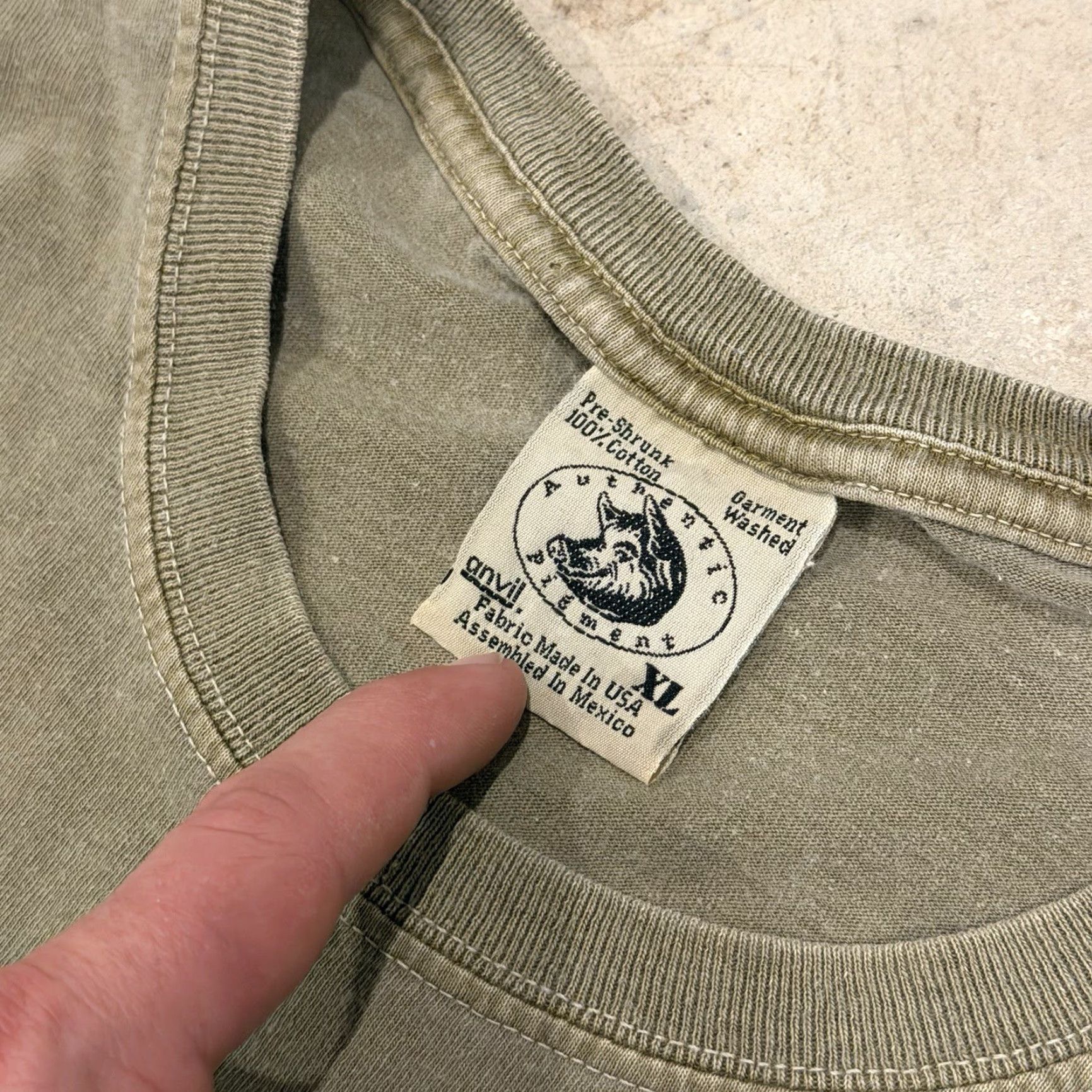 Anvil VINTAGE Don Henley Inside Job Tour Band 2000 Green Tee Shirt Mens XL Short Sleeve Henley T-Shirt USA 90s Rock Music Size US XL / EU 56 / 4 - 3 Thumbnail