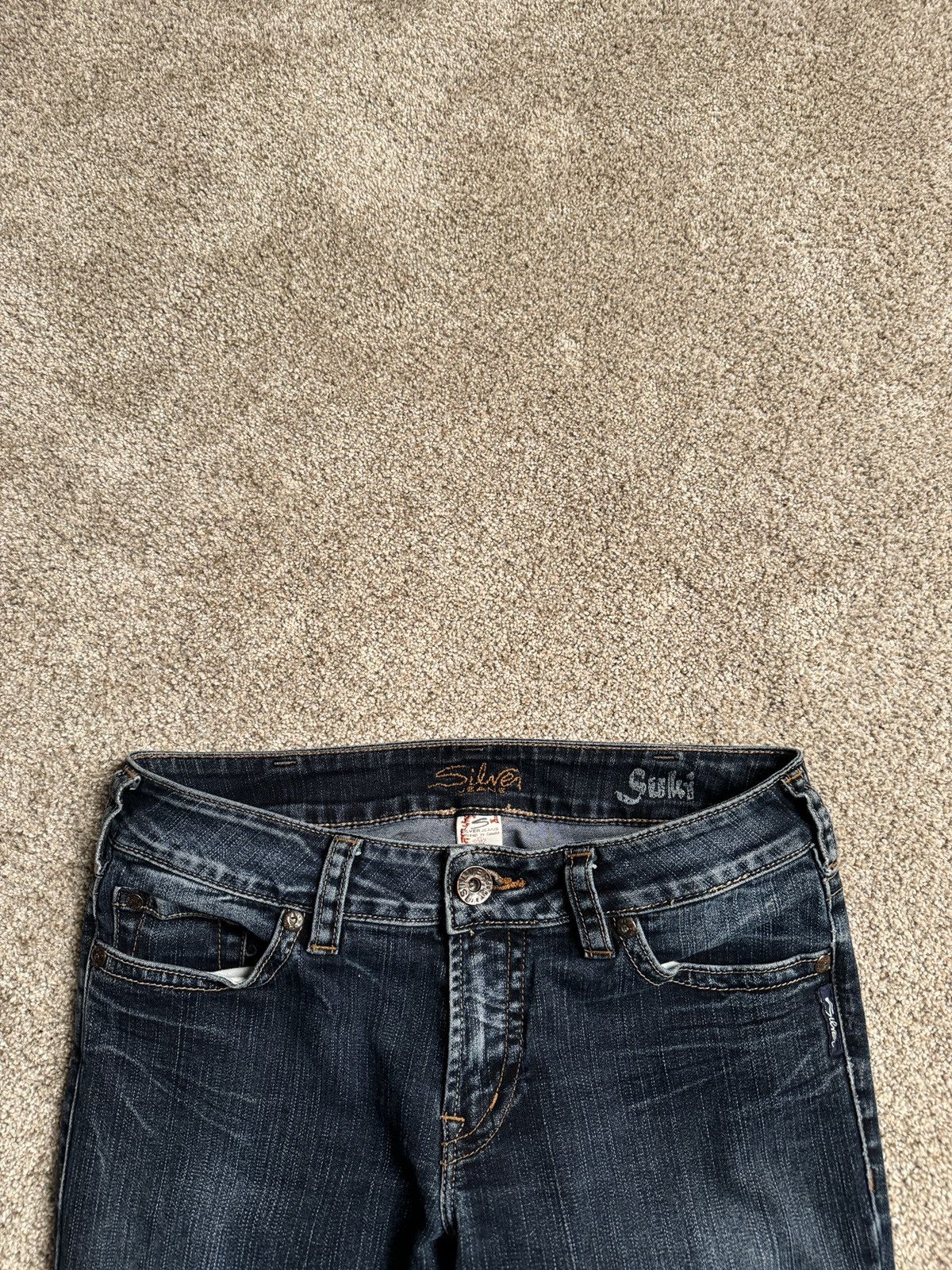 Silver Jeans Co. SILVER JEANS INDIGO BLUE HAND EMBROIDERY “SUKI” DENIM Size US 29 - 6 Thumbnail