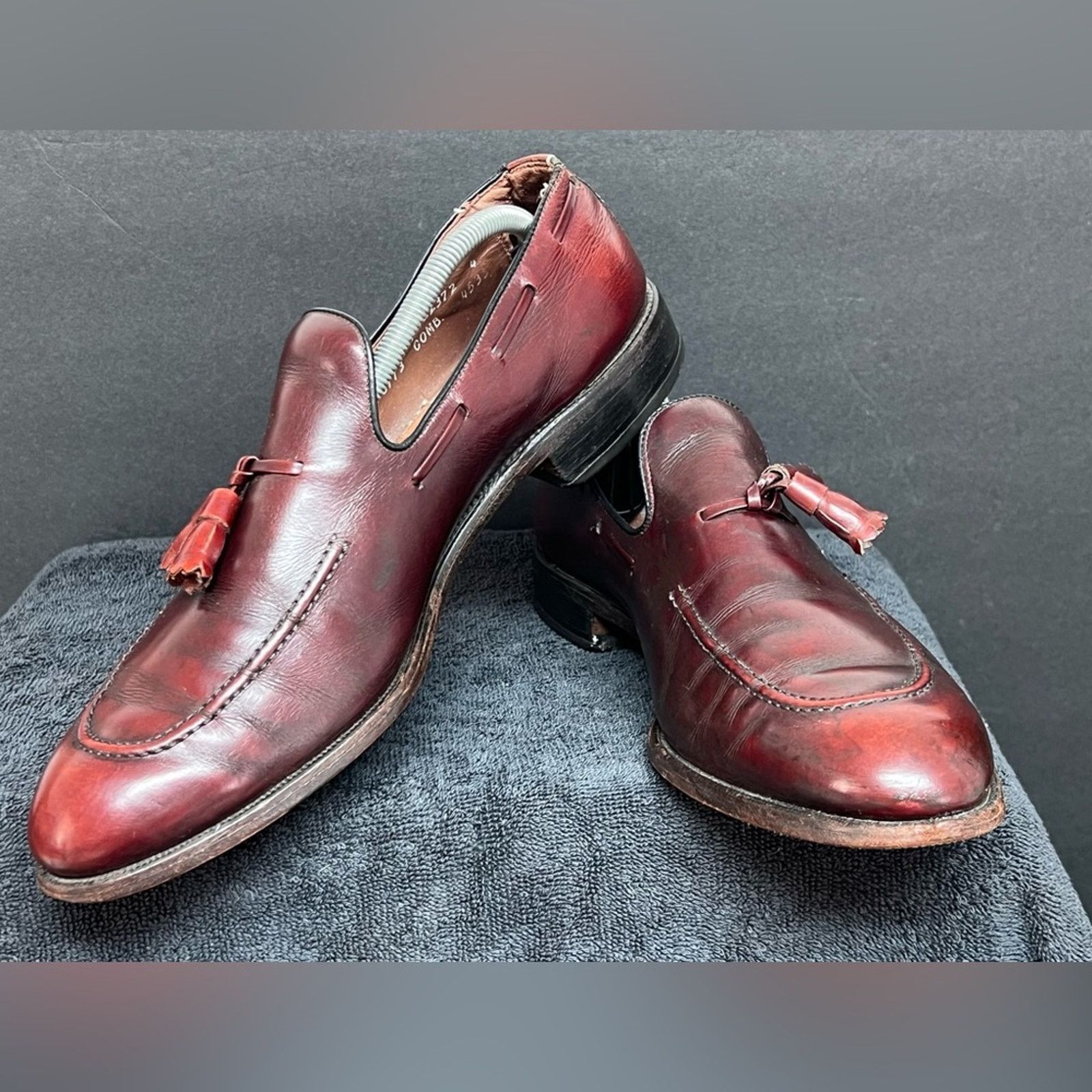 Allen Edmonds Allen Edmonds Saratoga Tassel Loafers Shoes Burgundy Leather Size US 11 / EU 44 - 1 Thumbnail
