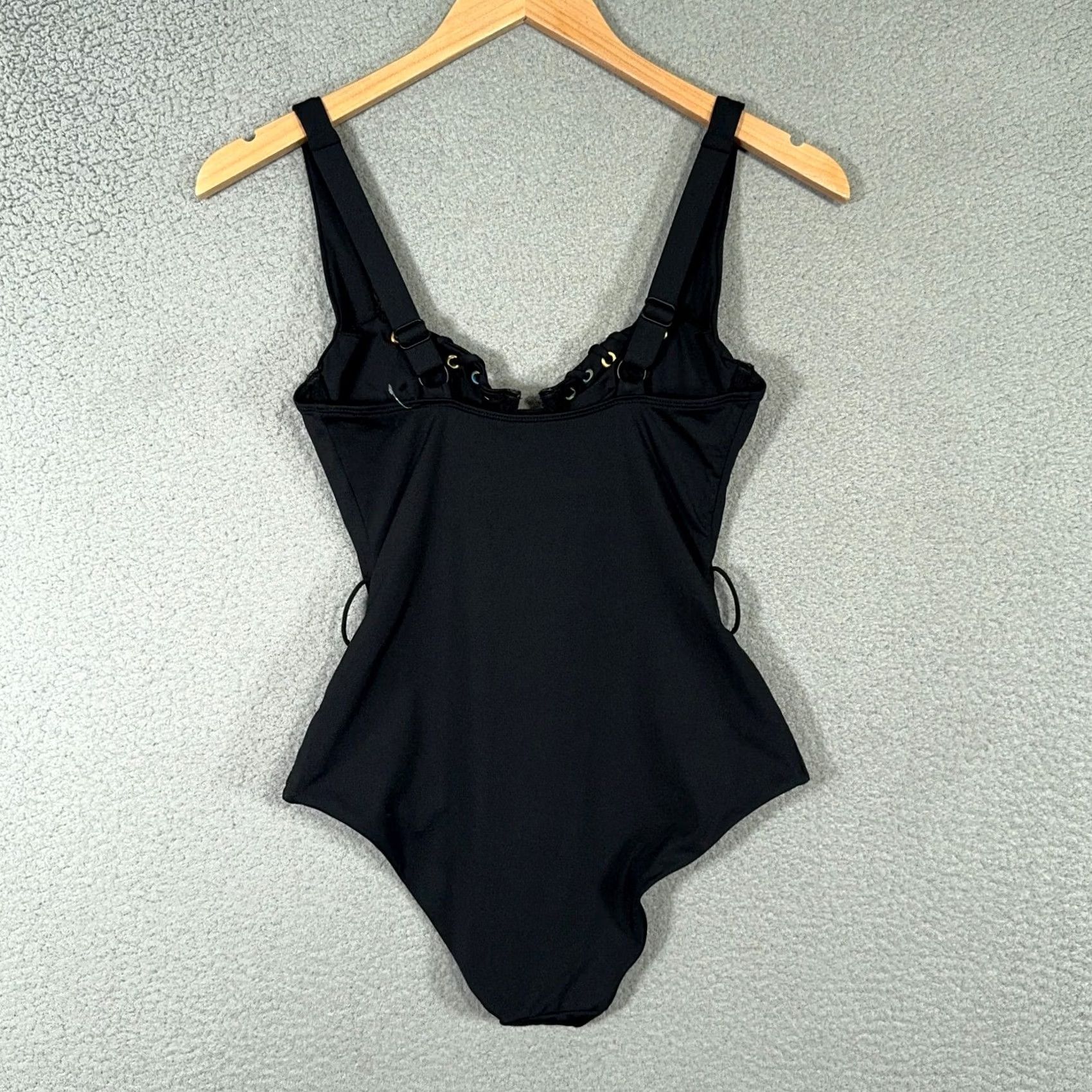 Vintage Vetchy One Piece Swimwear Women S Black Nylon Spandex Tank Adjustable Strap Built-In Bra Removable Pads Lace Underwire Victoria Beach Resort Vintage? Size ONE SIZE - 2 Thumbnail