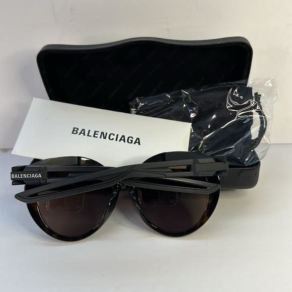 Balenciaga New Authentic Balenciaga Black/Brown BB0024S Oversized Sungl Size ONE SIZE - 3 Thumbnail