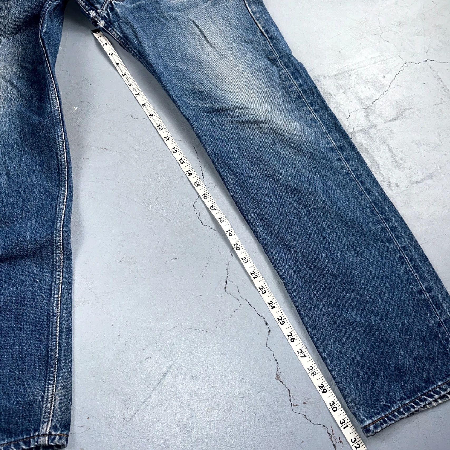 Levi's VINTAGE Levi's 501 Straight Leg Jeans 36x36 Medium Wash 90s Denim Men Size US 36 / EU 52 - 5 Thumbnail