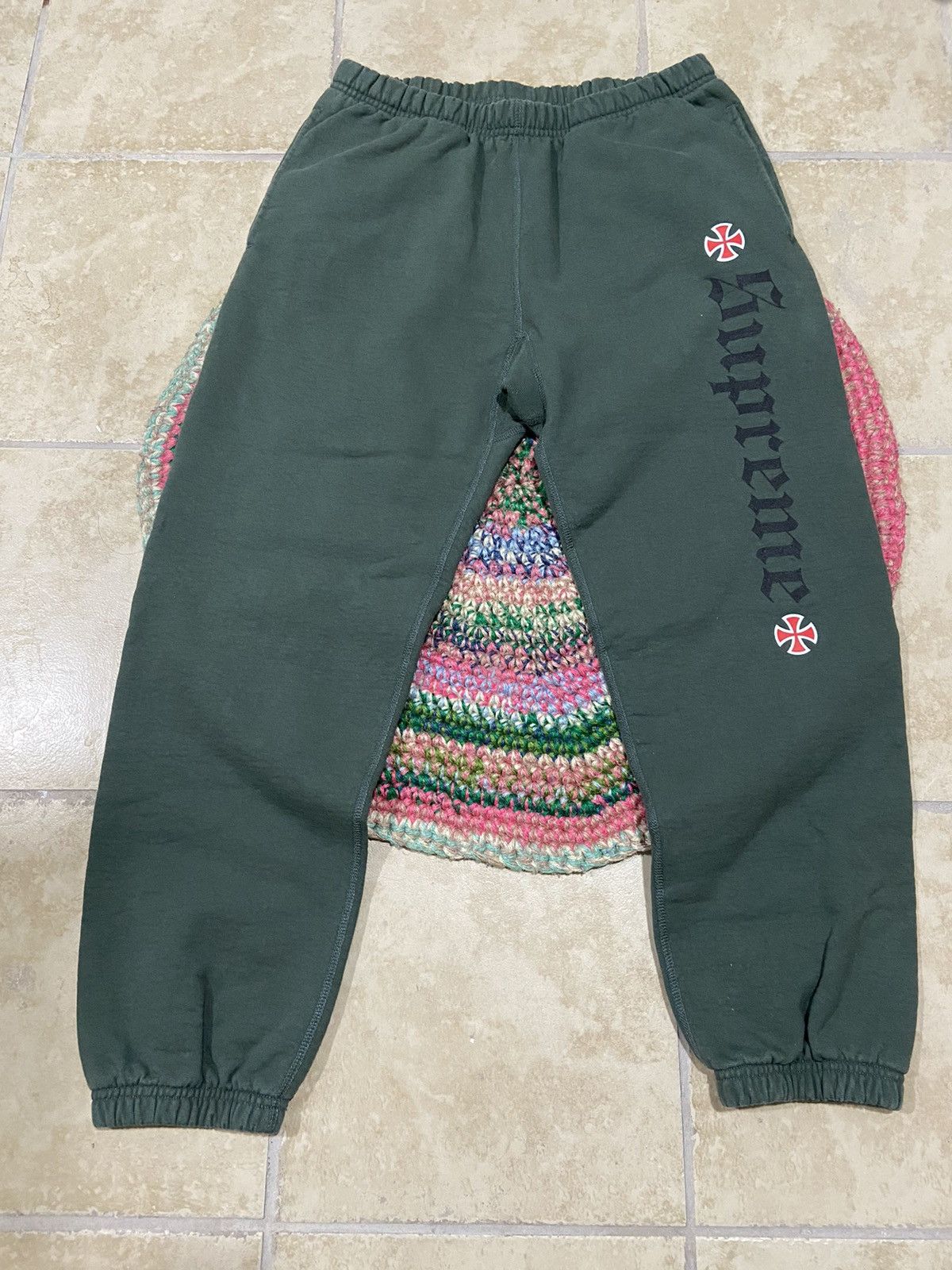 Supreme Supreme Independent FW17 Sweats | Grailed