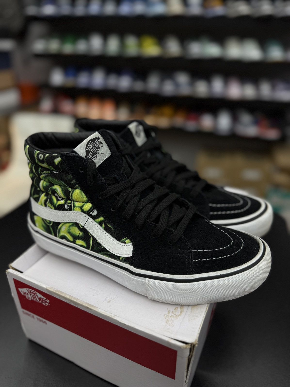 Supreme Supreme 2018 Vans Glow In Dark Green Size 9 RARE Size US 9 / EU 42 - 2 Thumbnail