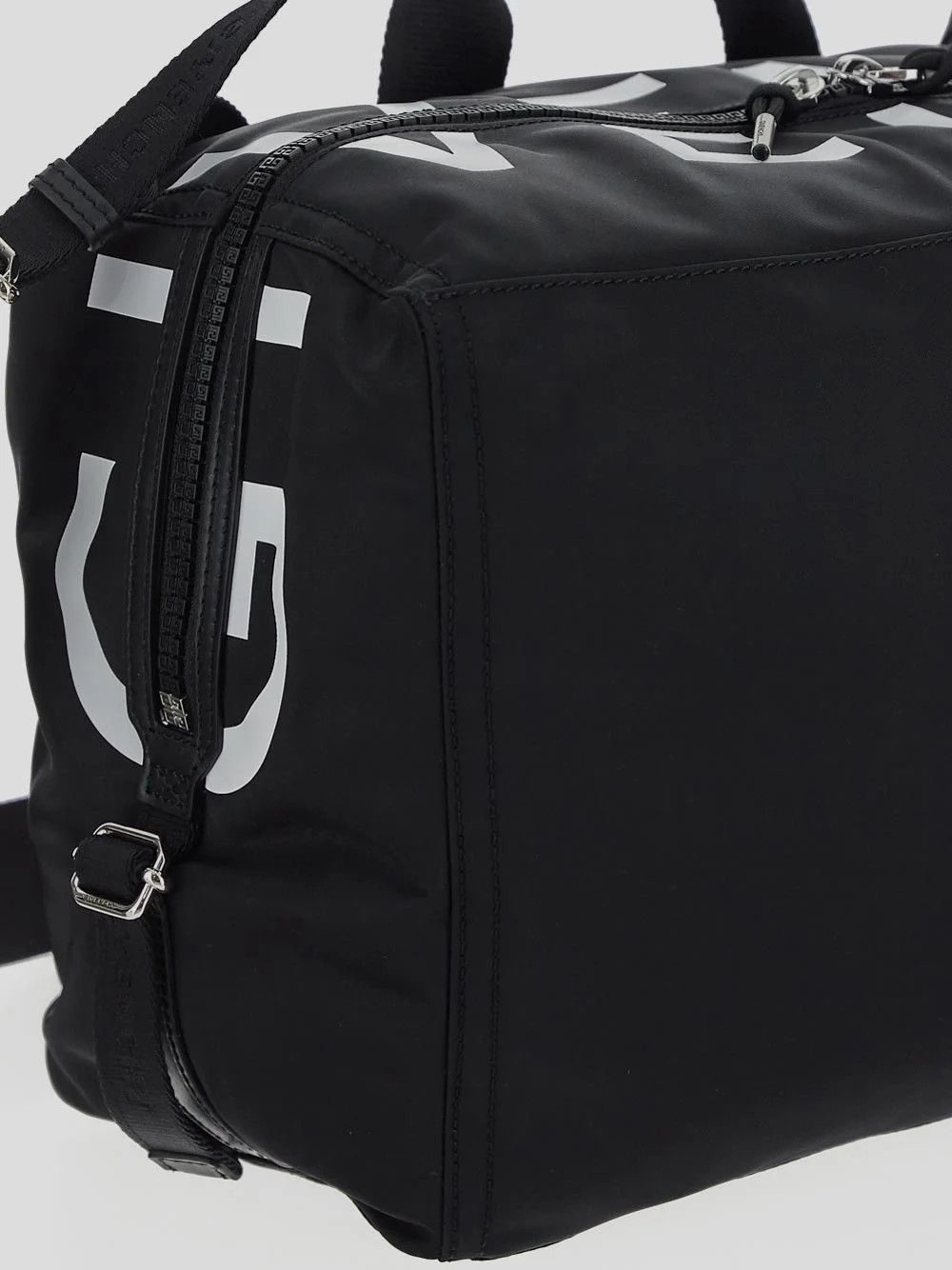 Givenchy o1srvl11e0625 Size:OS/Medium Pandora Shoulder Bag in Black Size ONE SIZE - 4 Thumbnail