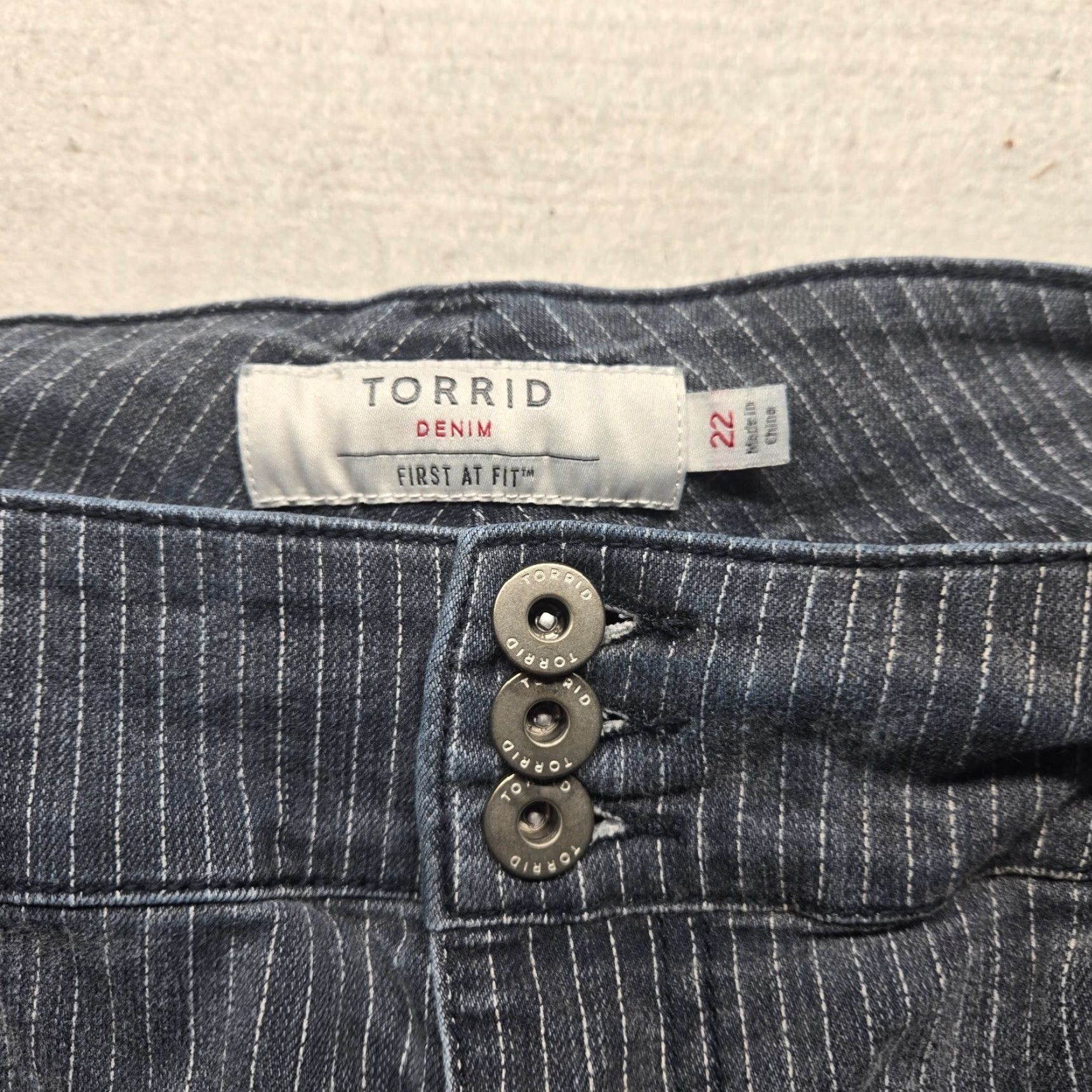 Torrid Torrid Pants Chino Casual Work First At Fit Adult Women's Plus Size 22 Gray Twill Front Button Pockets Logo Size 40" / US 18 - 2 Thumbnail