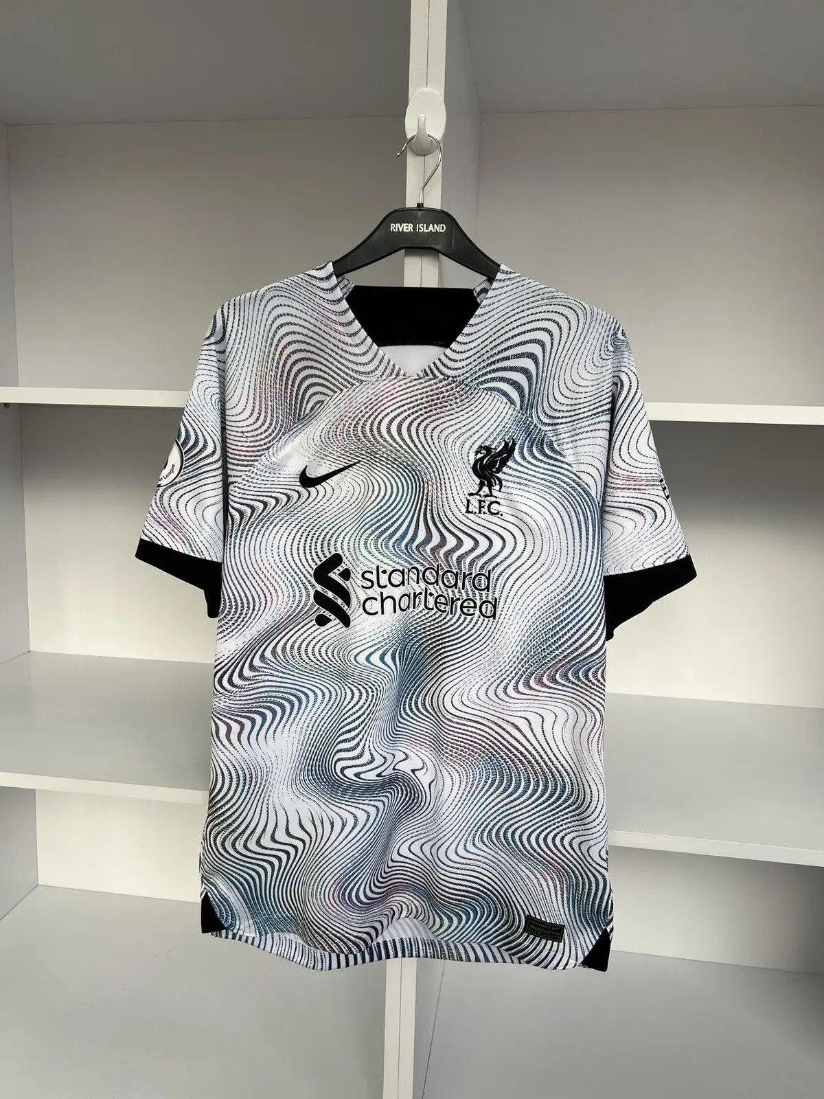 Nike × Vintage Nike Liverpool Darwin 22/23 Away Jersey Size US L / EU 52-54 / 3 - 5 Thumbnail