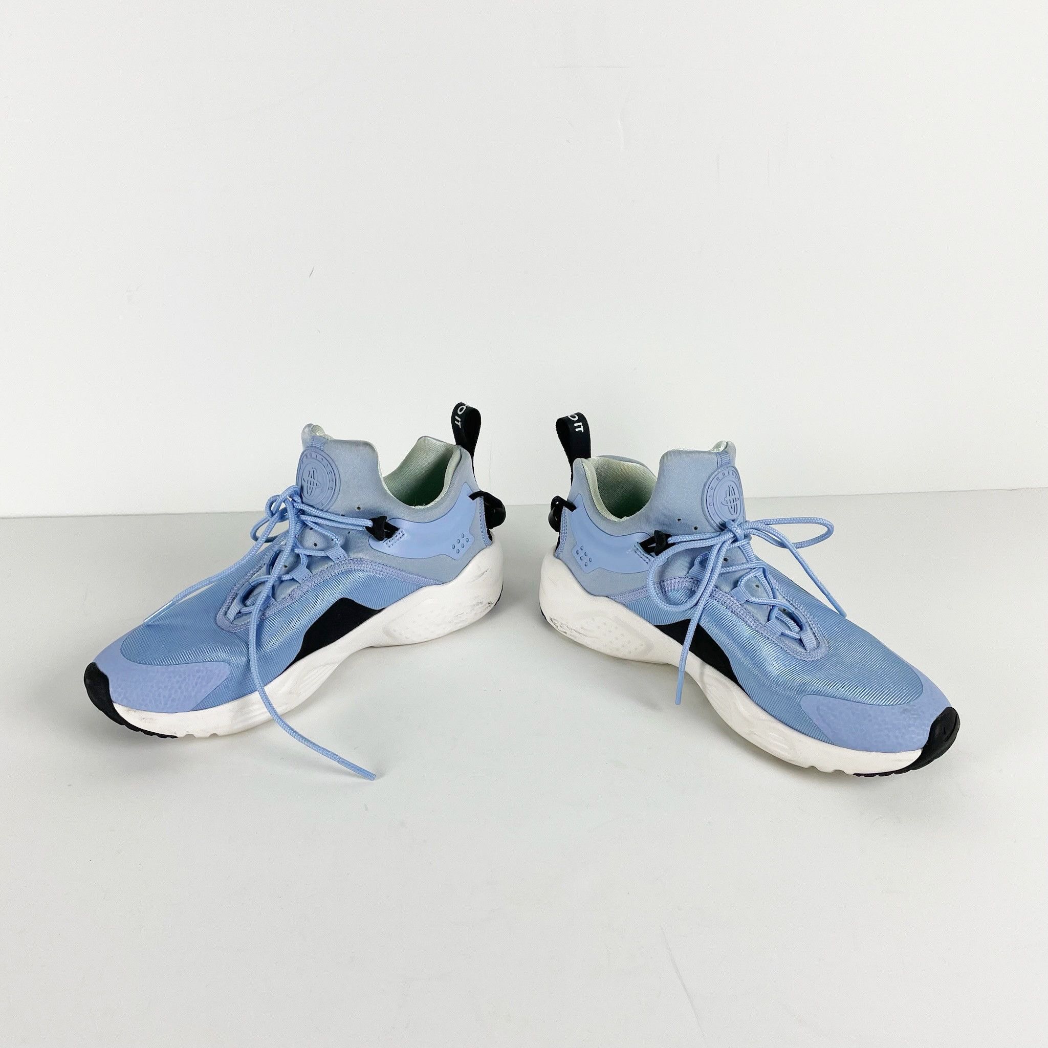 Nike Nike Air Huarache Essence Low Top Lace Size US 7.5 / IT 37.5 - 3 Thumbnail