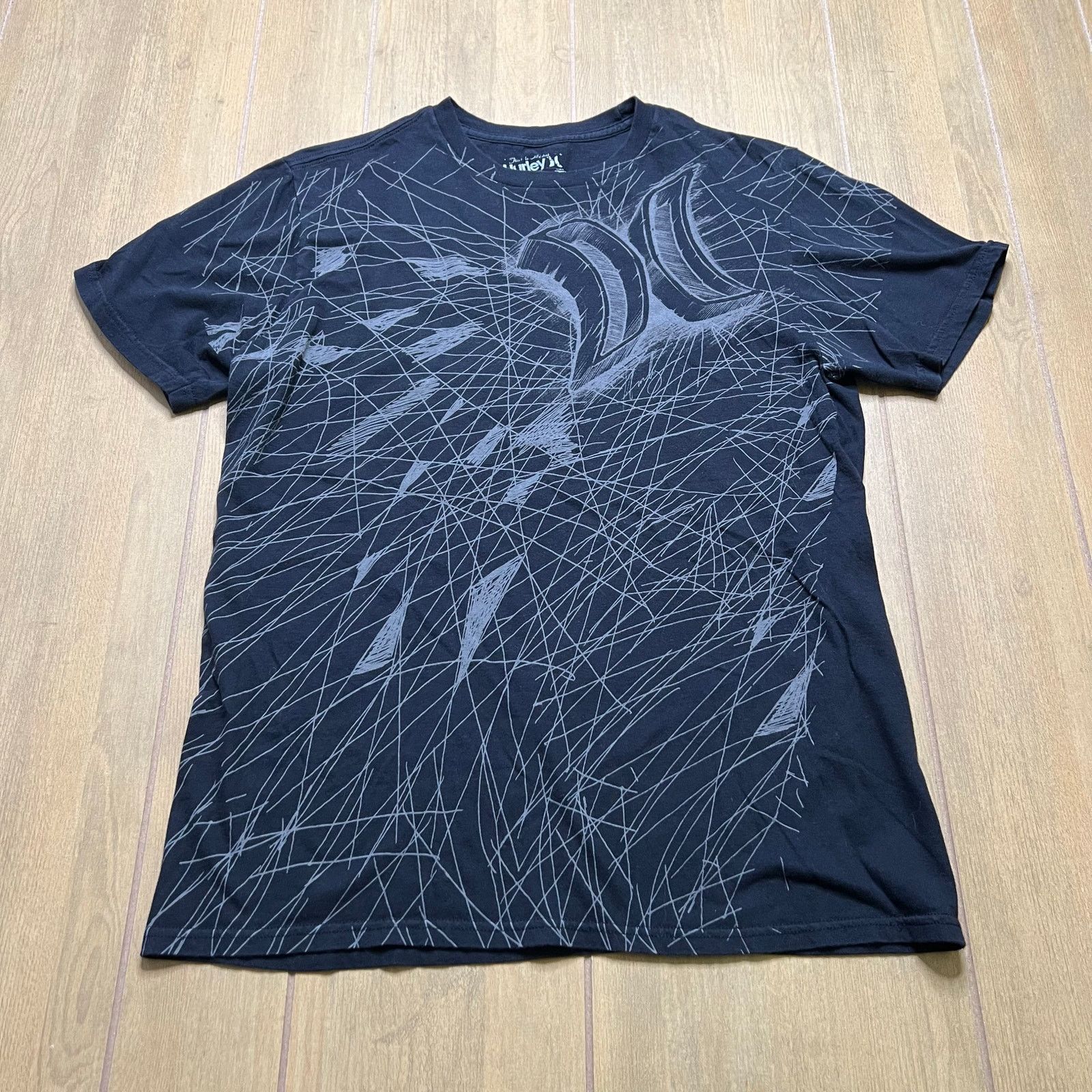 Hurley Y2K Hurley men's Sz M t-shirt in black graphic print 2000s Size US M / EU 48-50 / 2 - 1 Thumbnail