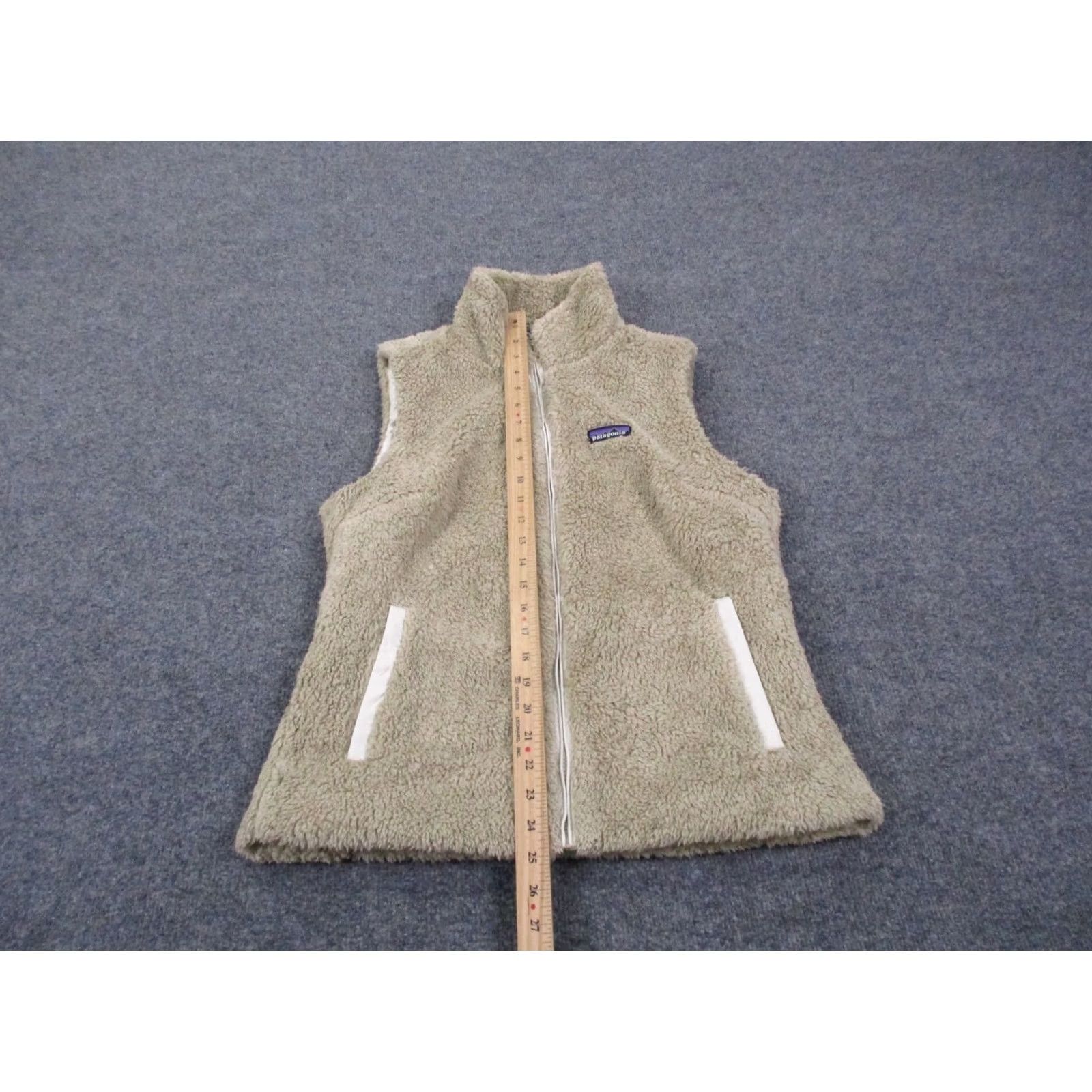Patagonia Patagonia Vest Beige Fleece Fuzzy Outdoor Camping Womens L Size L / US 10 / IT 46 - 3 Thumbnail