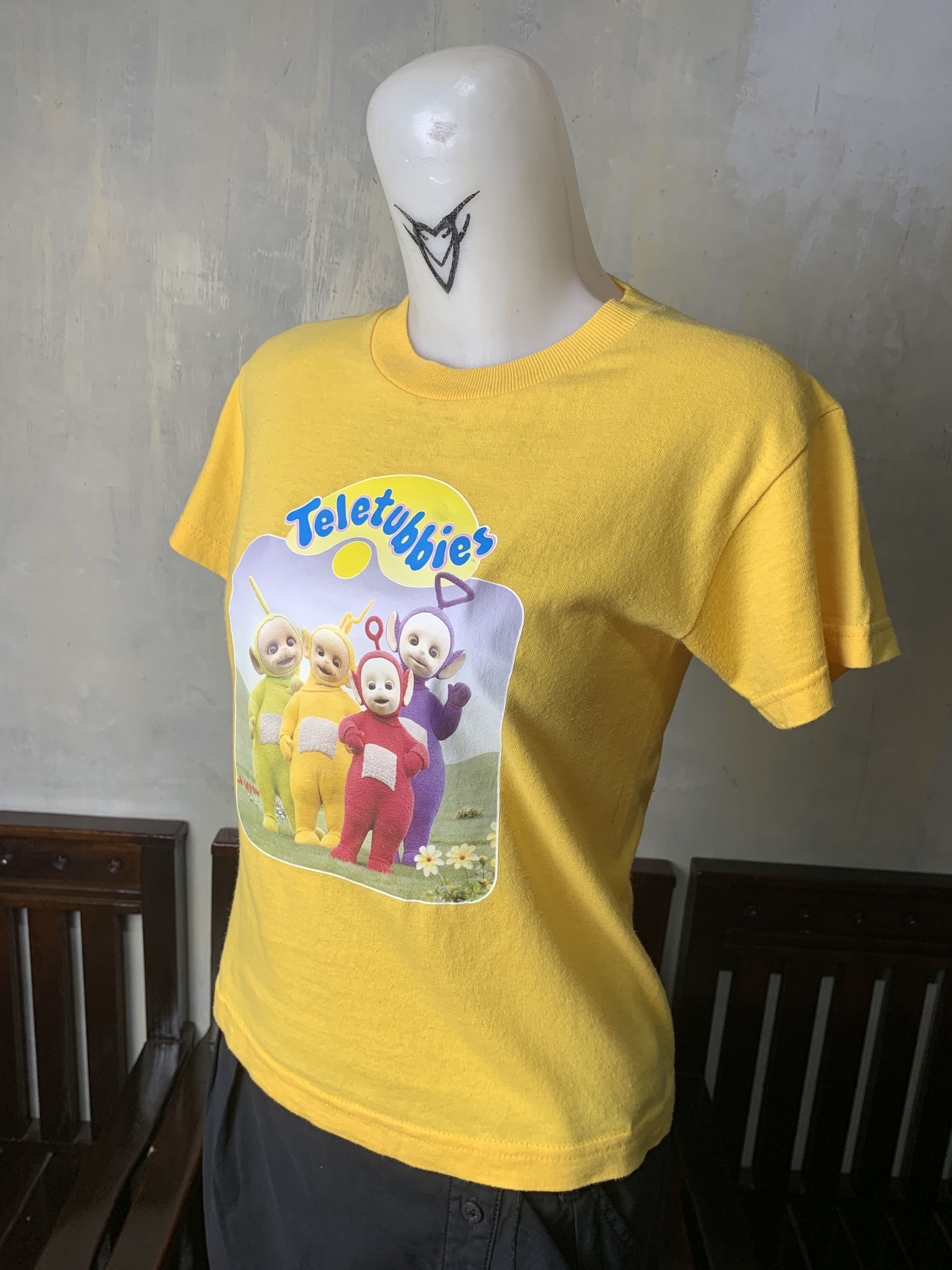 Cartoon Network 2000s Teletubies Yellow Full Squad Baby Tee (S) Size S / US 4 / IT 40 - 2 Thumbnail